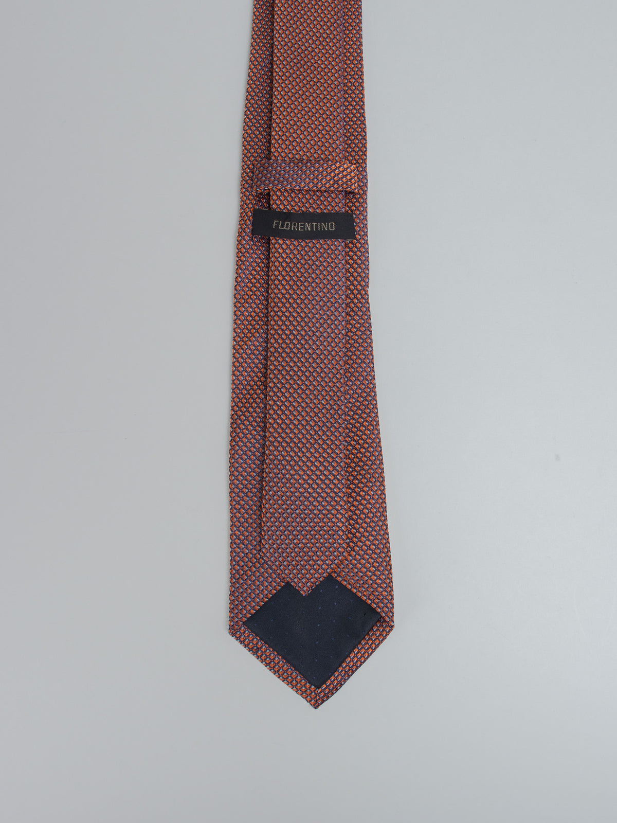 Silk structured tie
