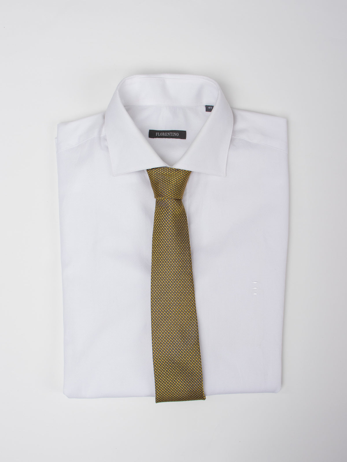 Corbata seda estructura
