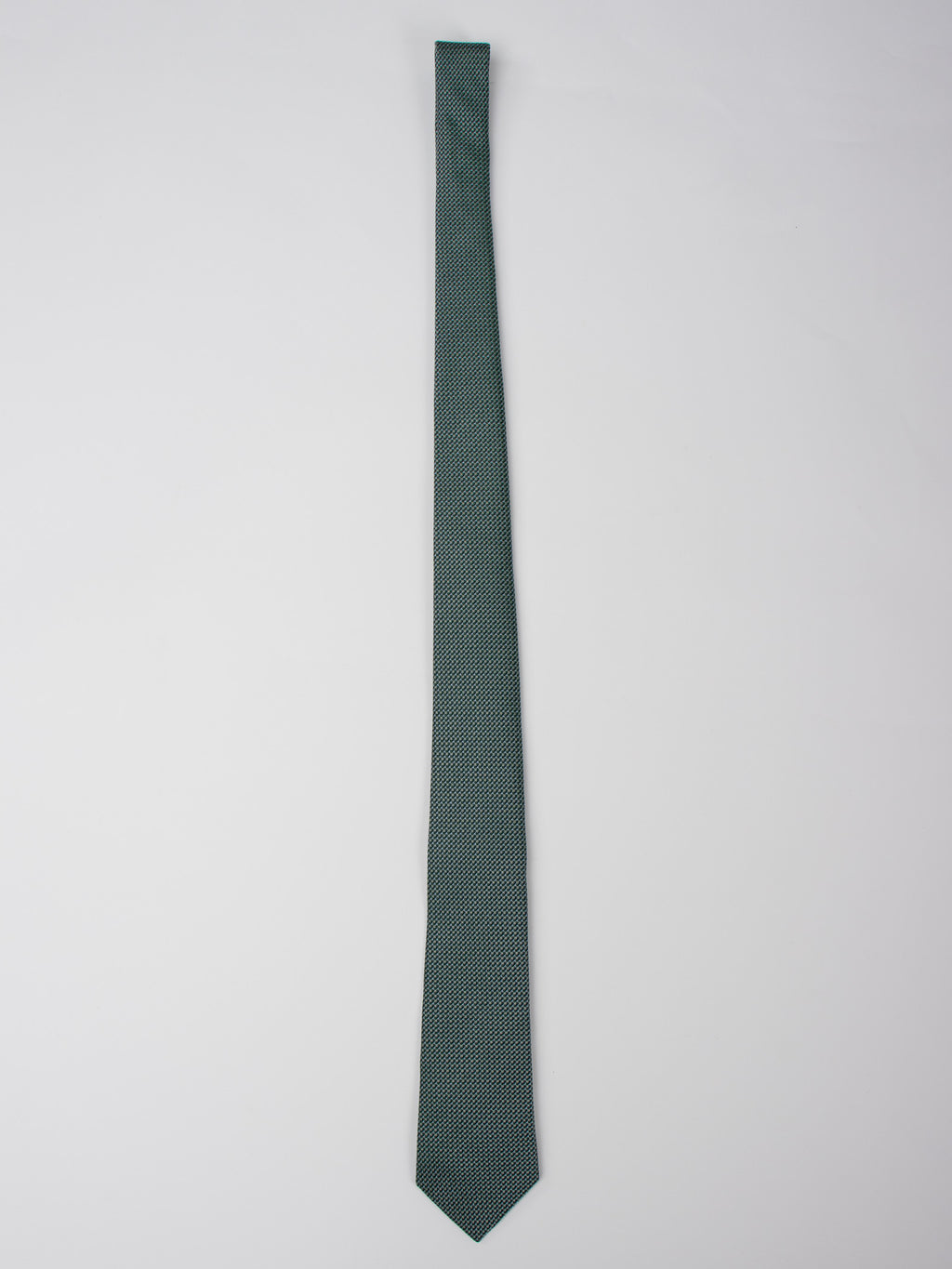 Corbata seda estructura