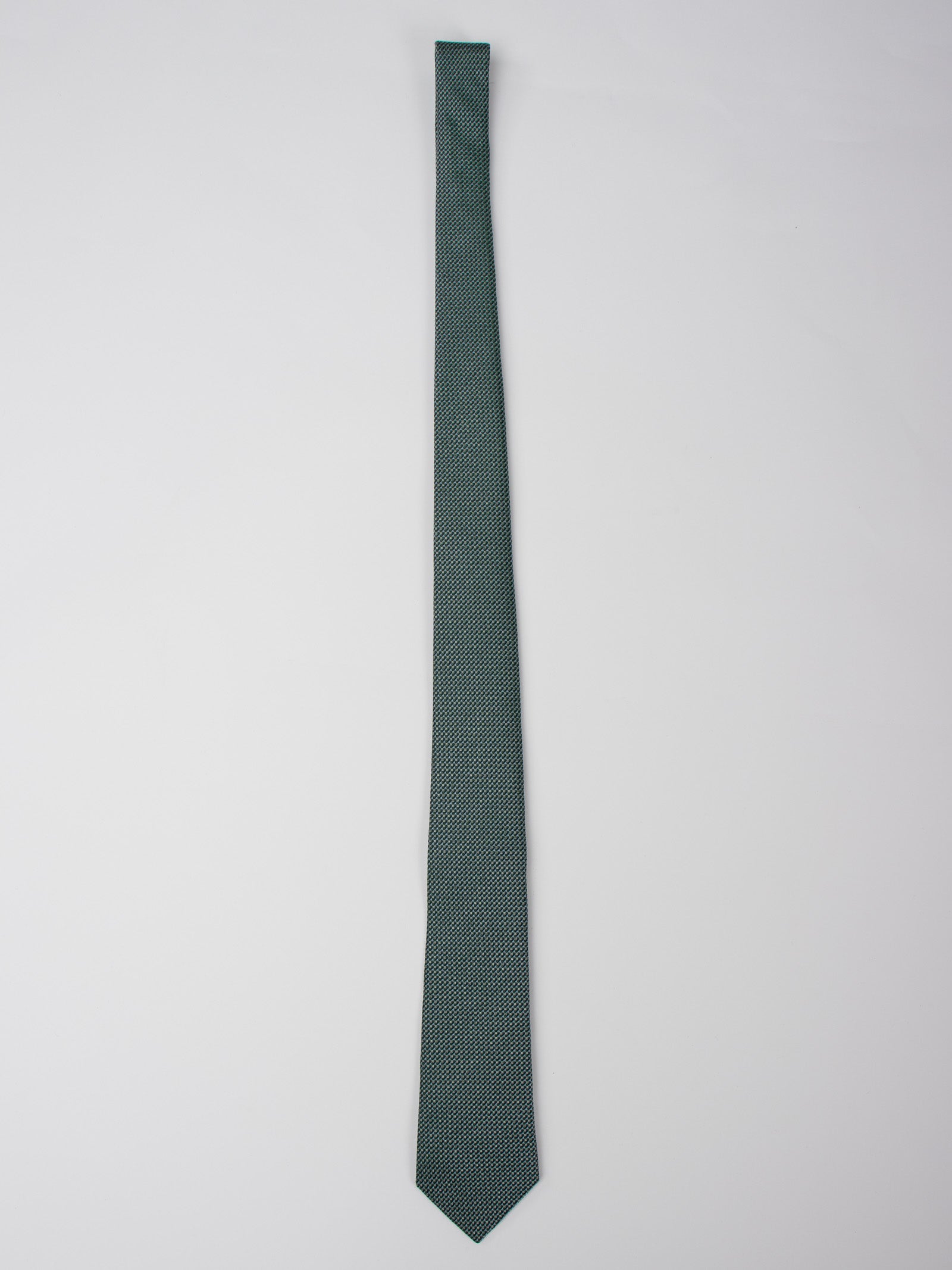 Corbata seda estructura