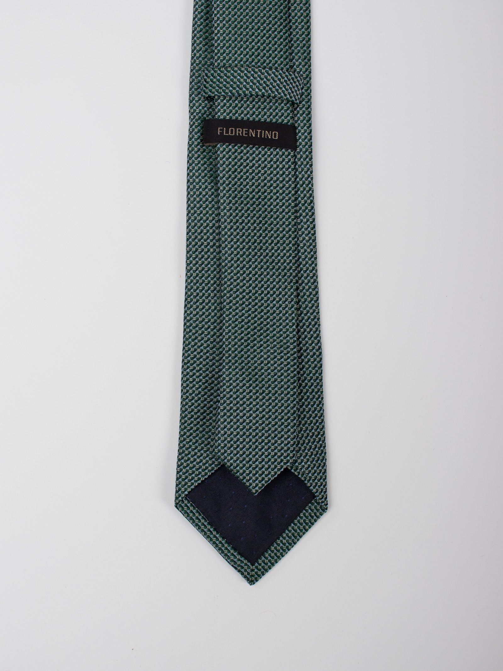 Corbata seda estructura