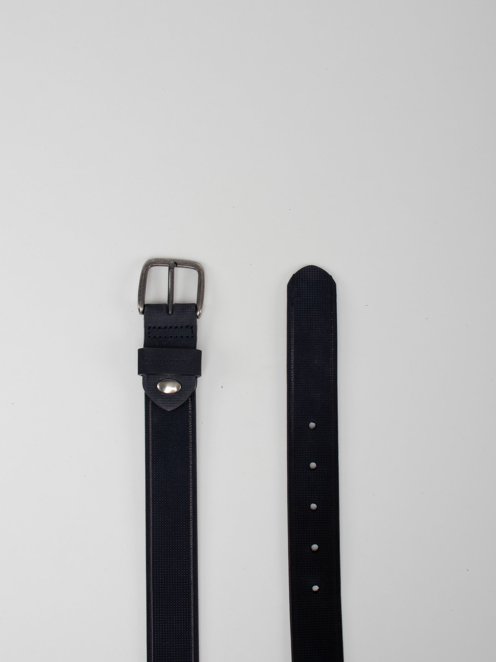 Cinturón piel grabada