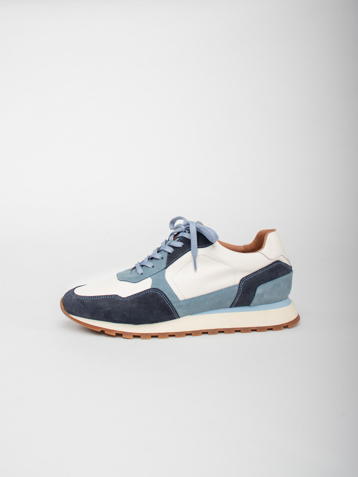 Combined leather trainers
