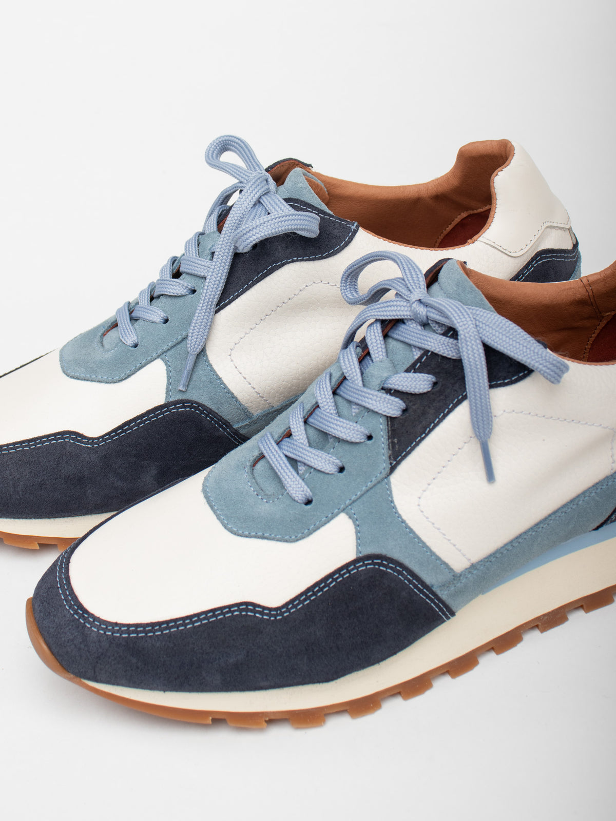 Combined leather trainers