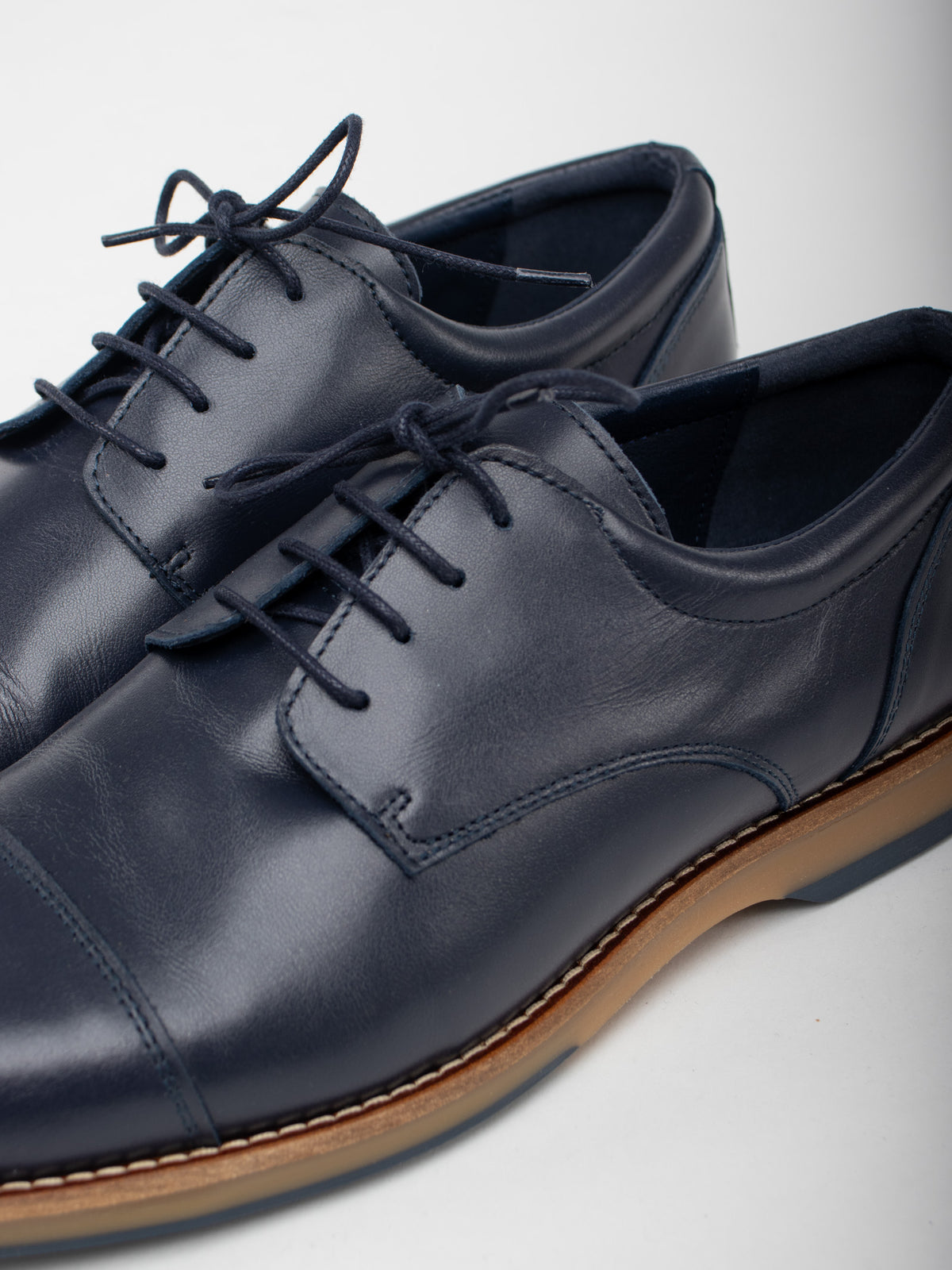 Leather blucher shoes