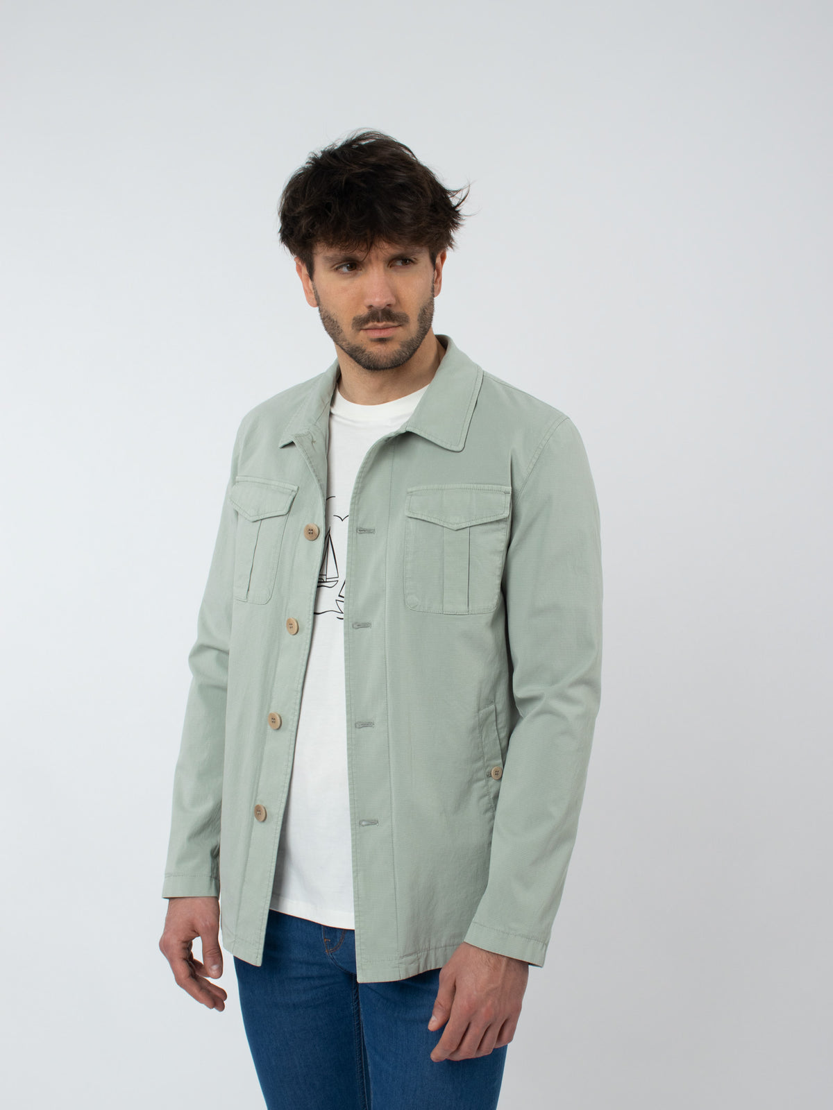 Sobrecamisa detalle bolsillos
