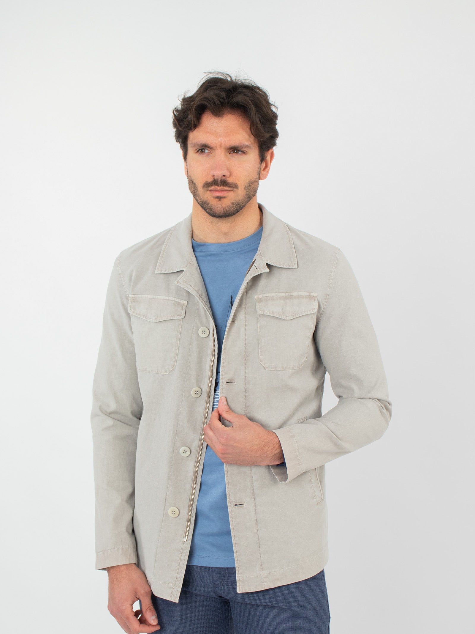 Chaqueta estructura detalle bolsillos