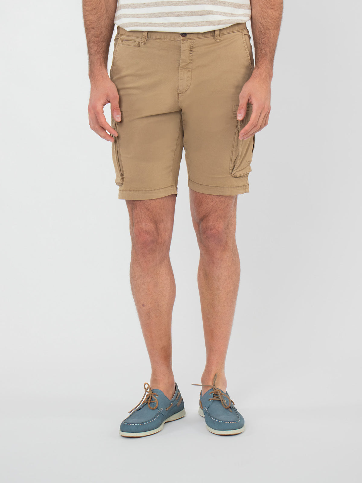 Regular fit cargo shorts