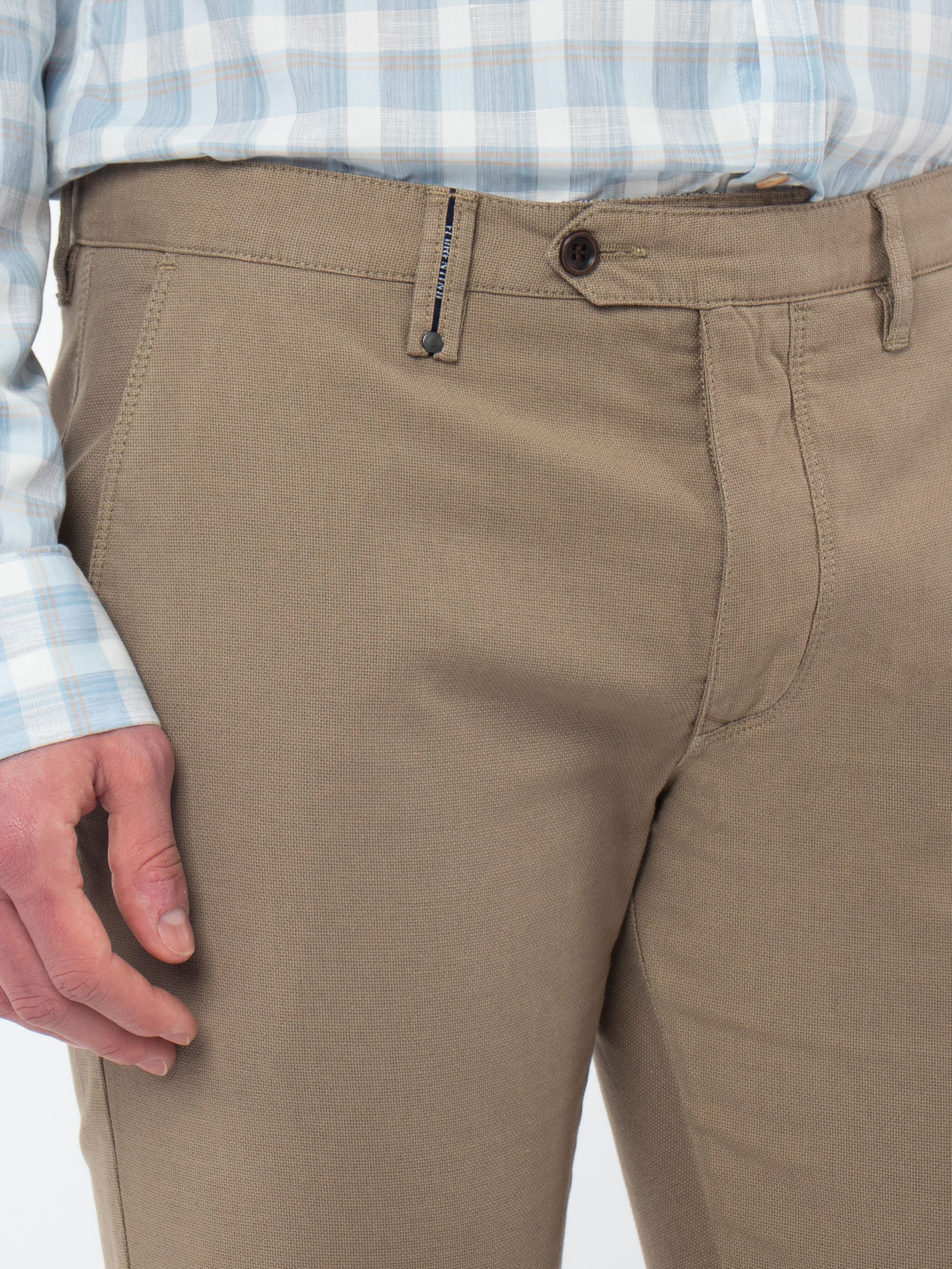 Pantalón chino slim fit texturizado