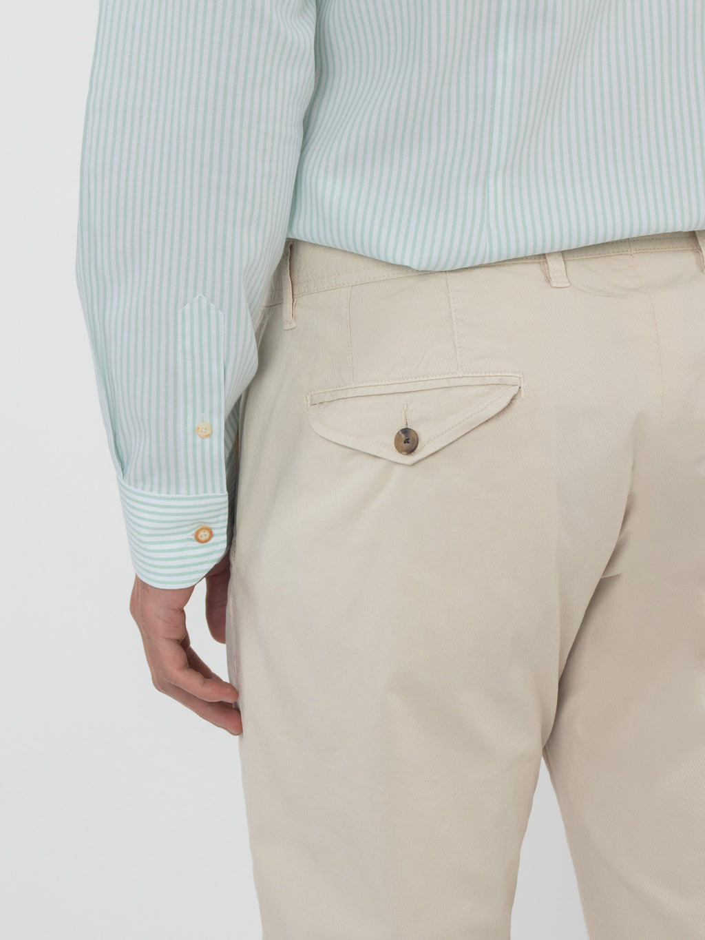 Pantalón chino slim fit con pliegue