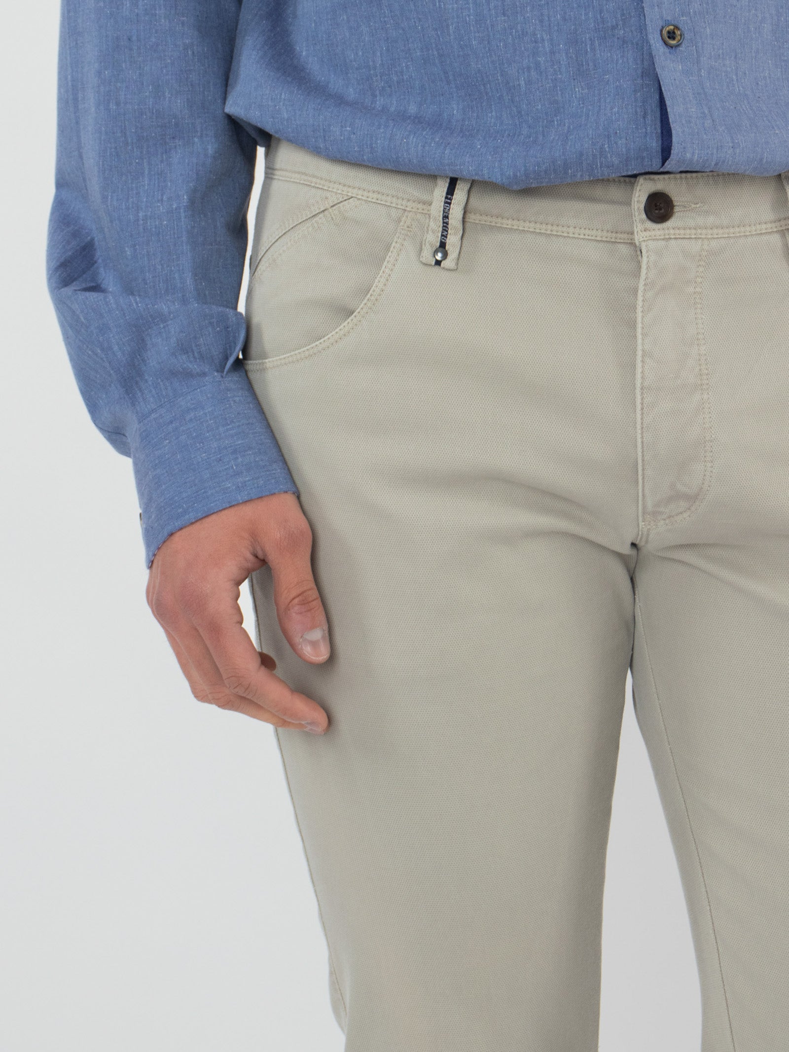 Pantalón tejanero microdibujo