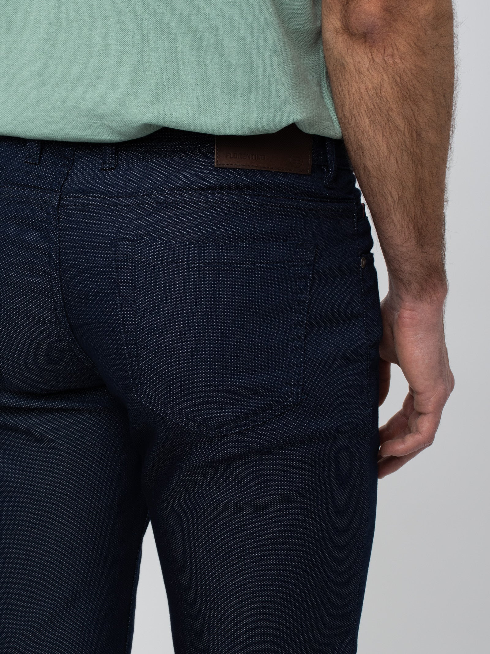 Pantalón tejanero microdibujo