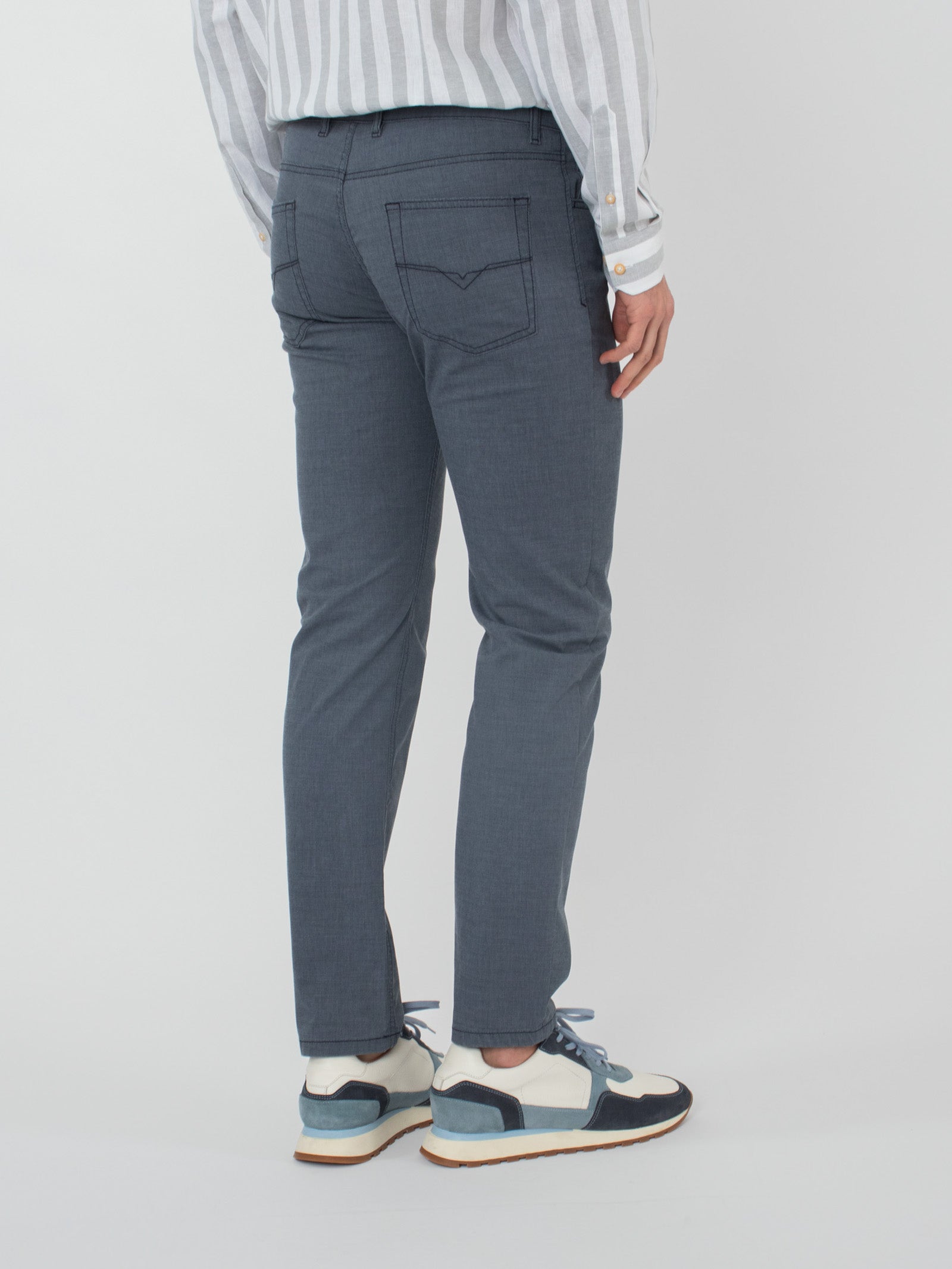 Pantalón tejanero microdibujo slim fit