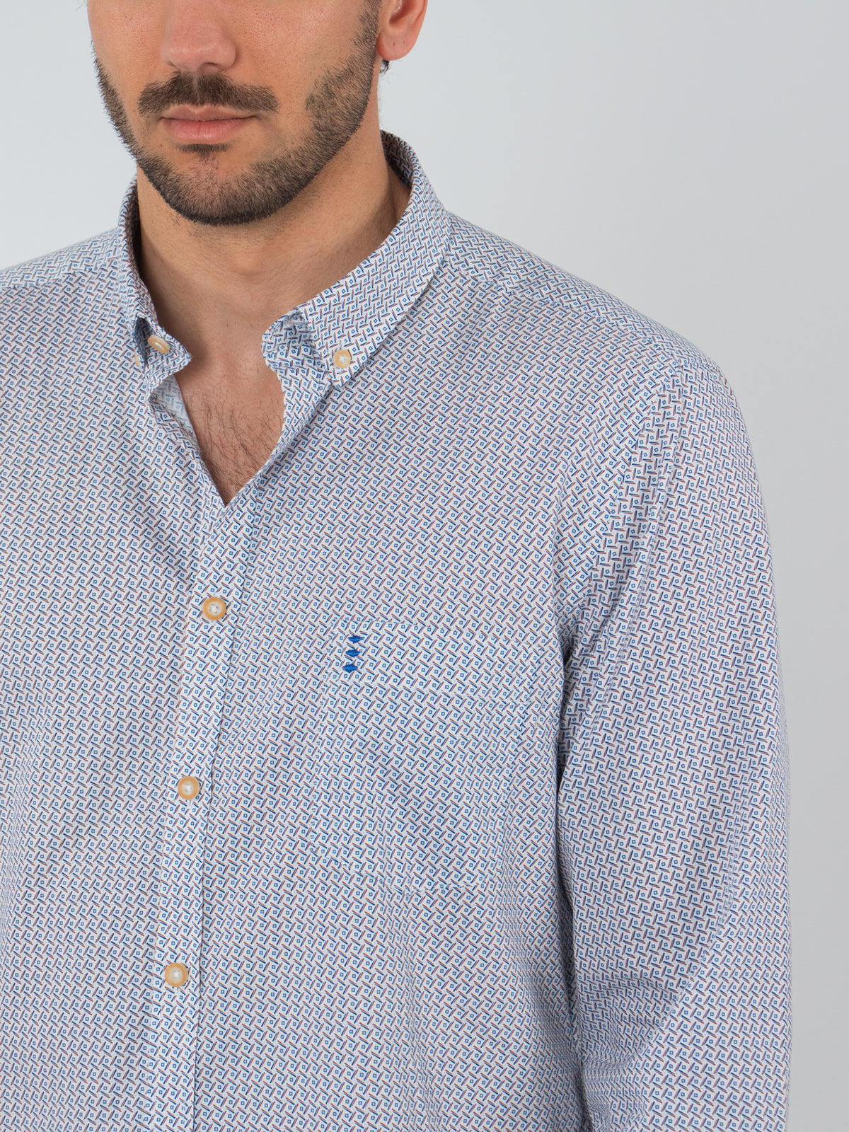 Camisa estampado geométrico slim fit