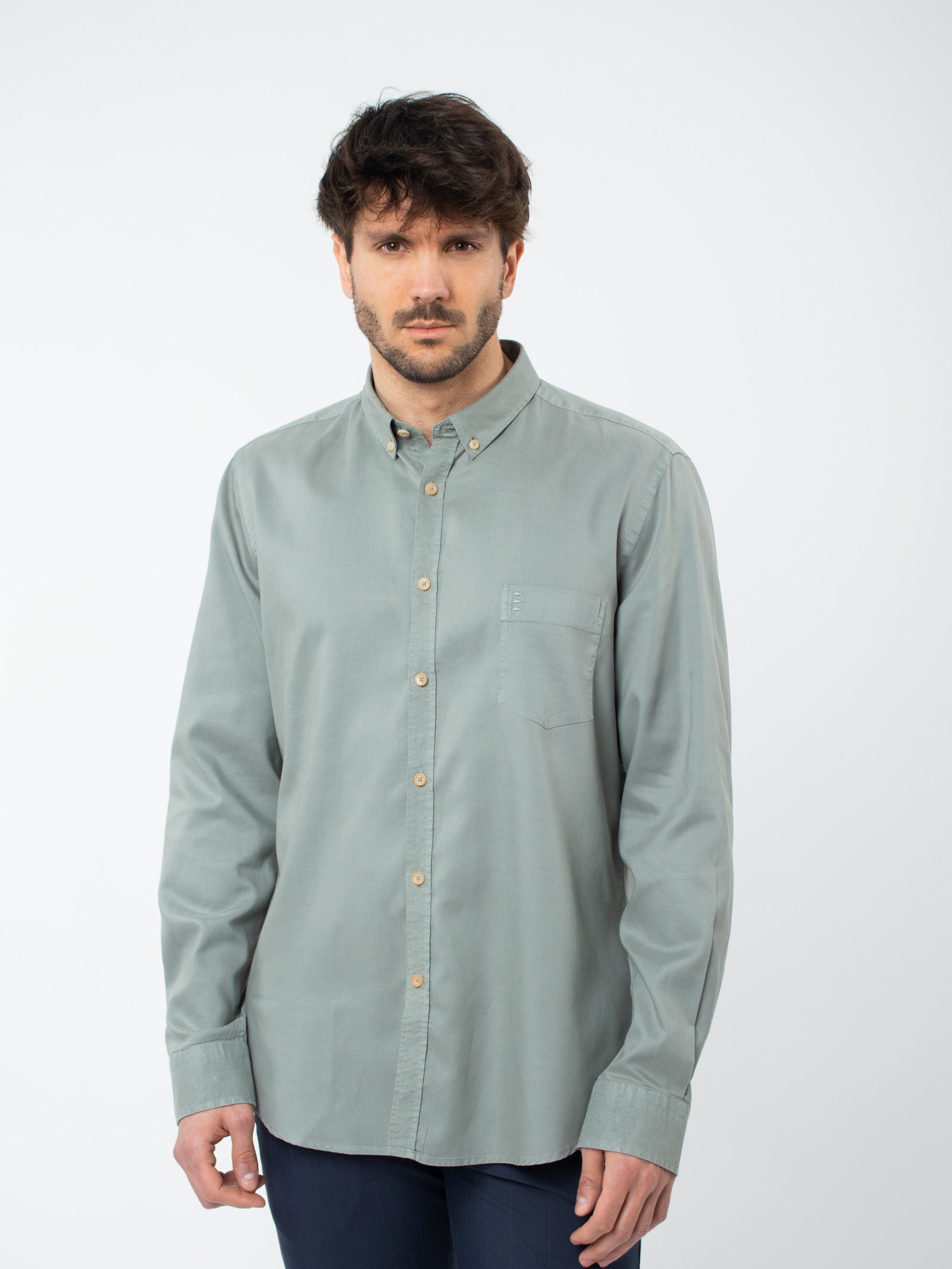 Camisa tintada slim fit
