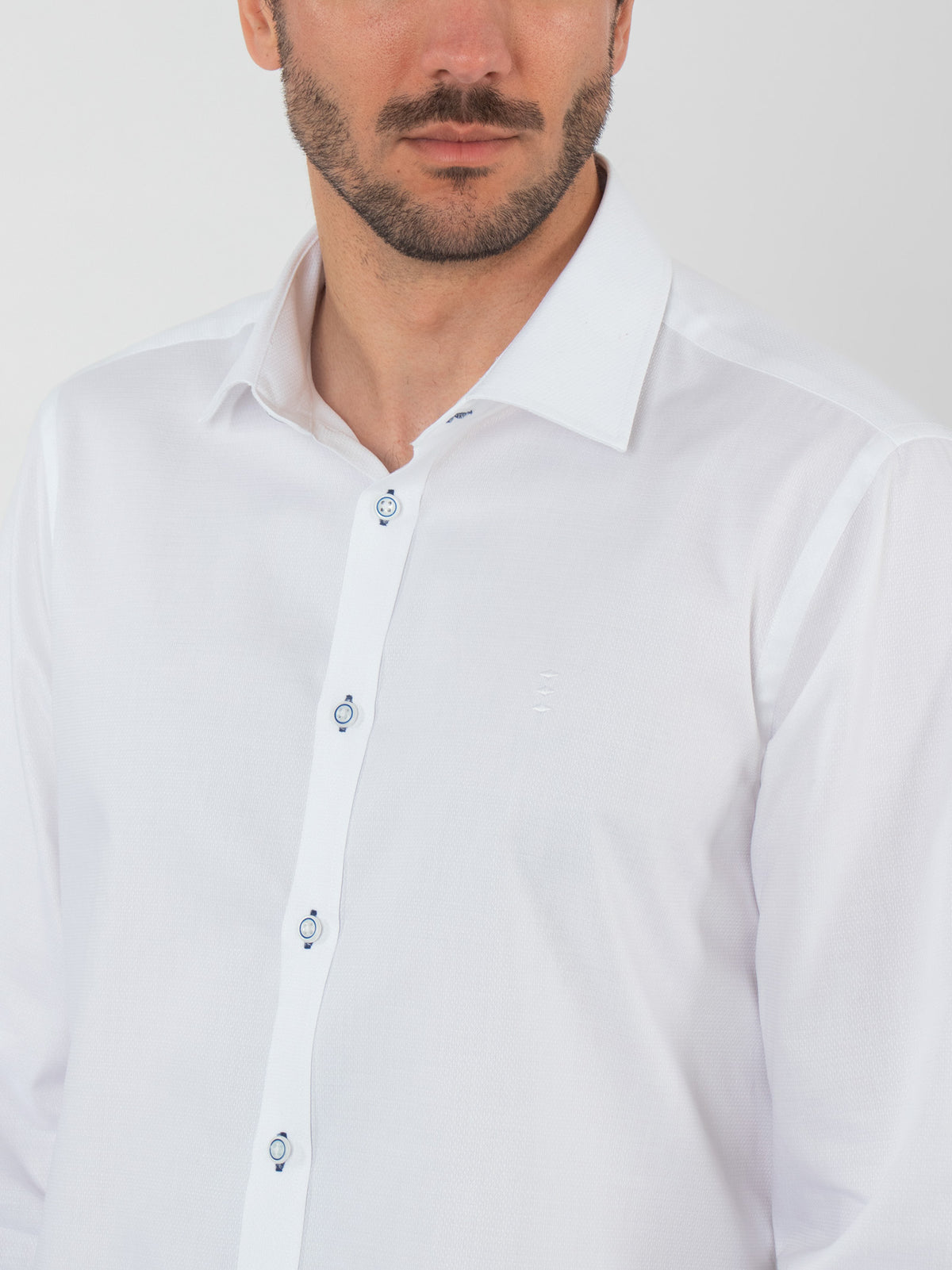 Camisa detalles contraste slim fit
