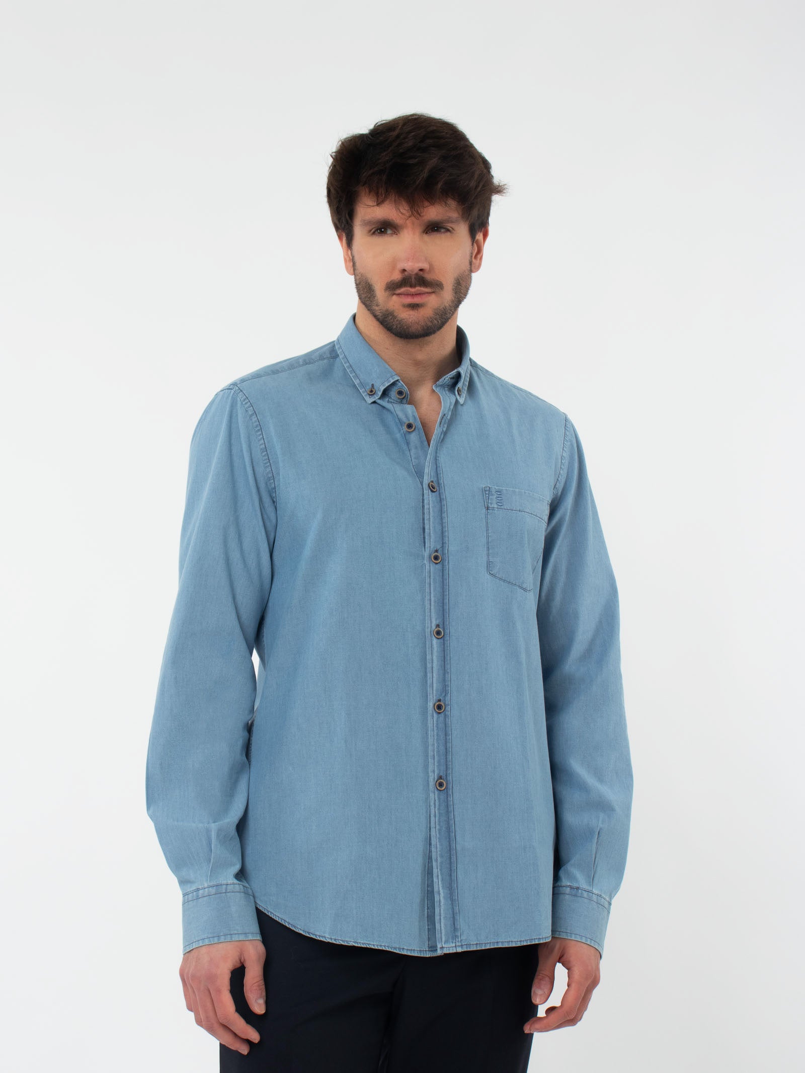 Camisa slim fit efecto denim