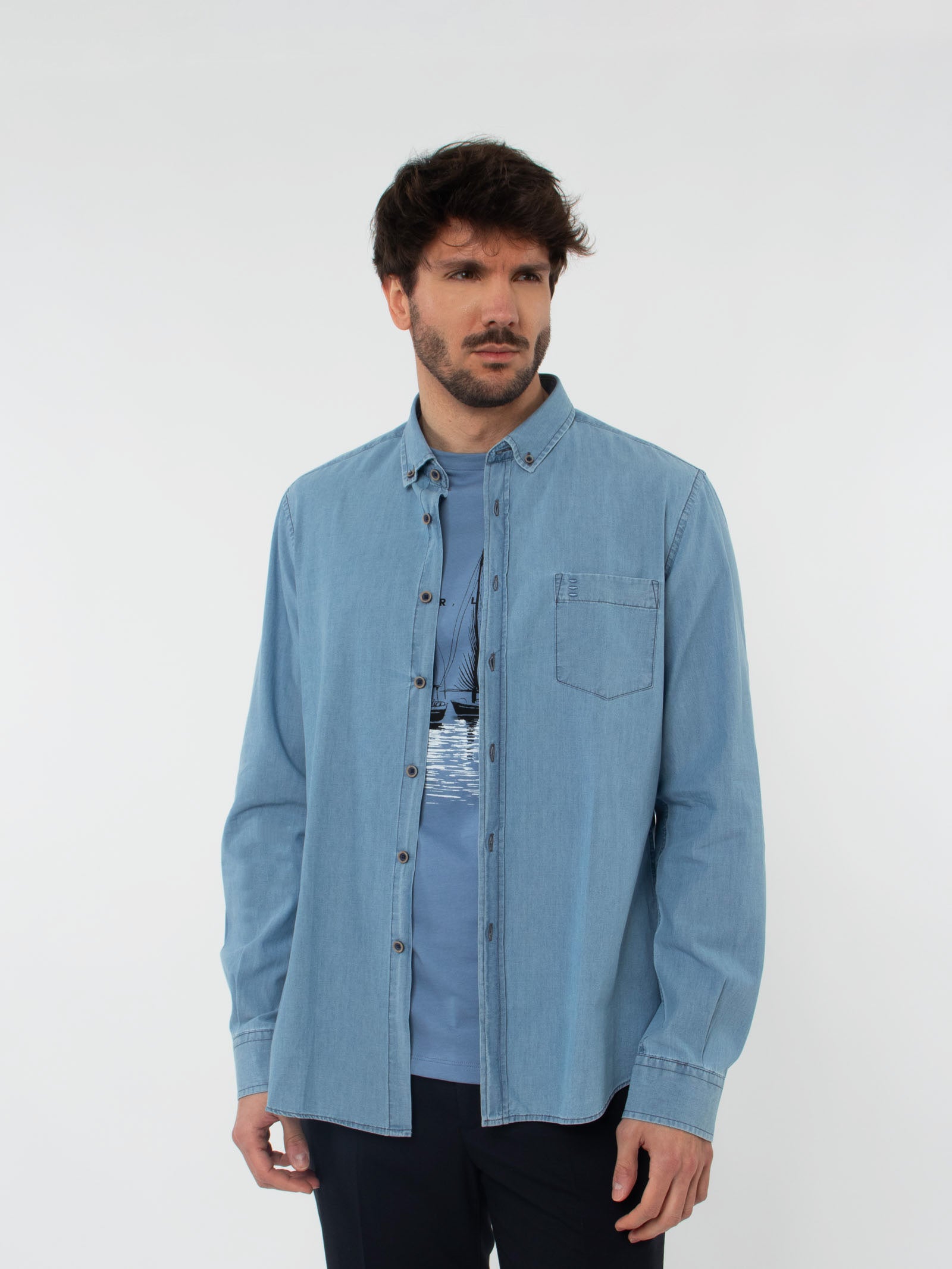 Camisa slim fit efecto denim