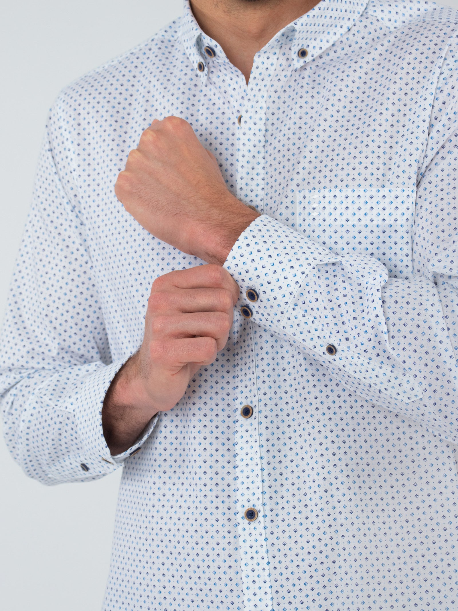 Camisa slim fit estampada con bolsillo