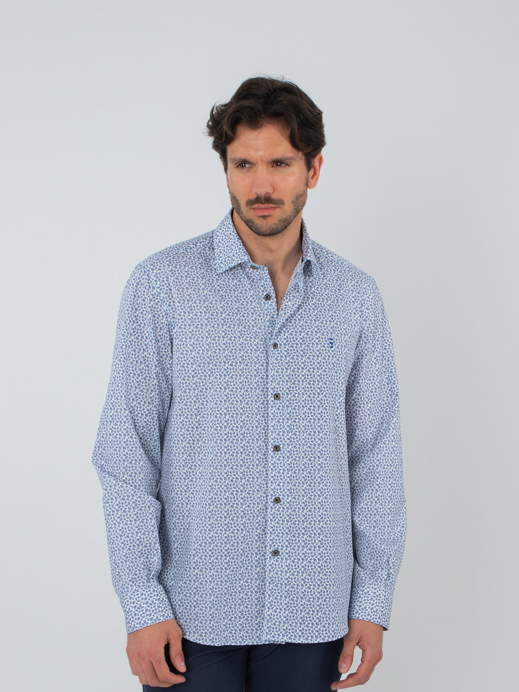 Camisa estampado de hojas