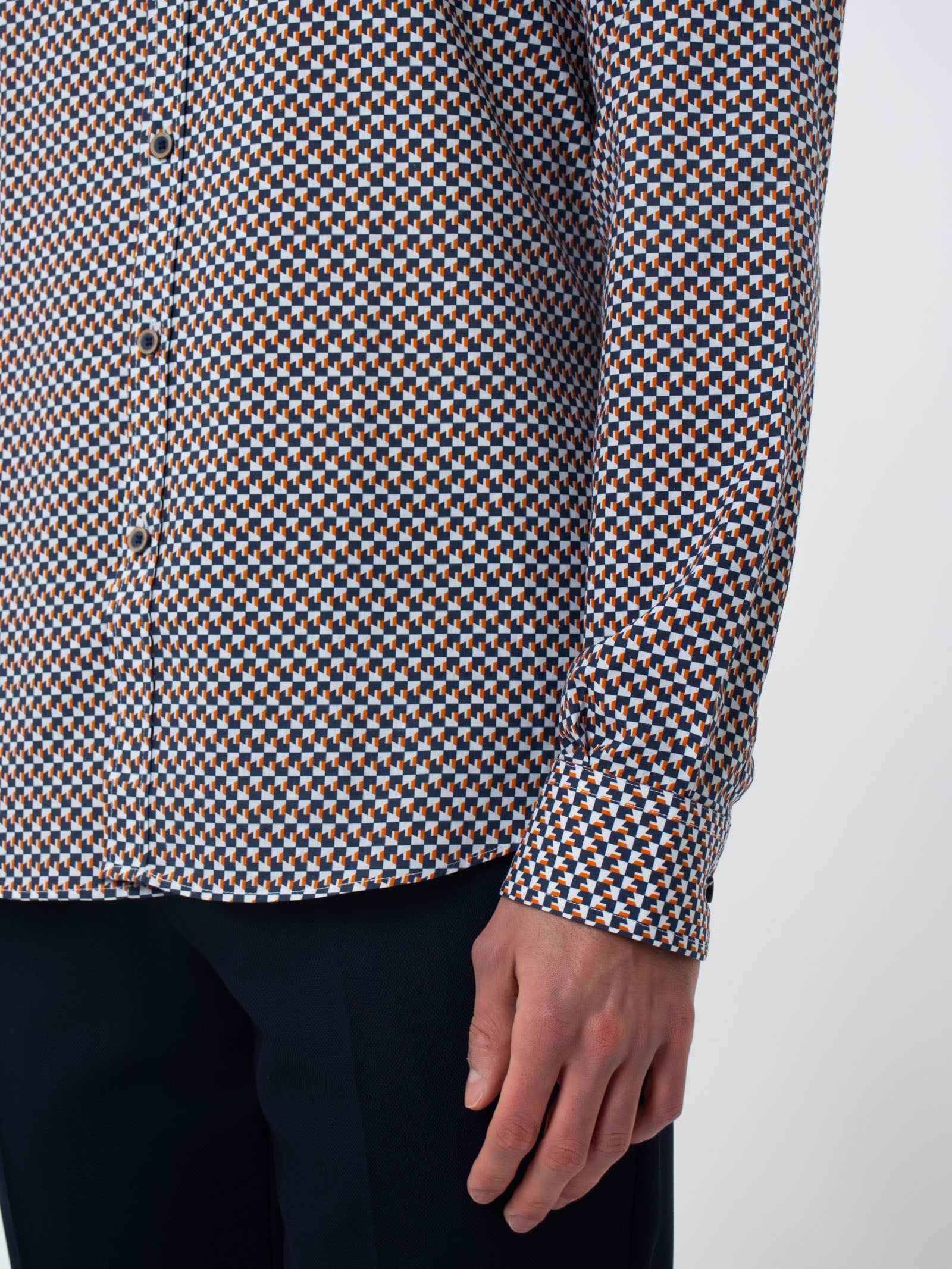 Camisa slim fit estampado geométrico