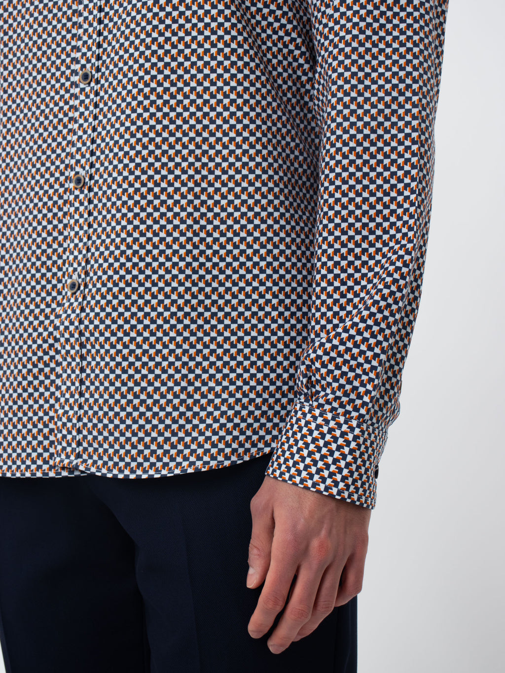 Camisa slim fit estampado geométrico