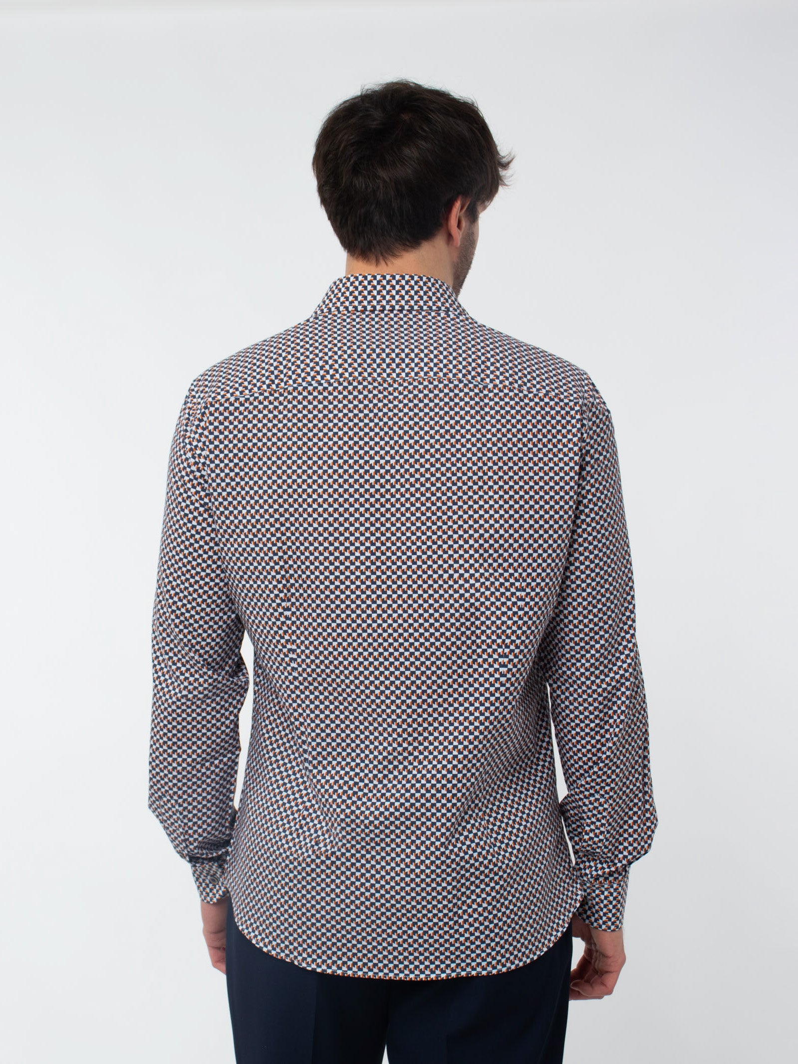 Camisa slim fit estampado geométrico