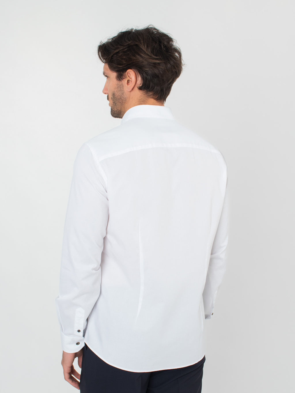 Camisa slim fit contrastes