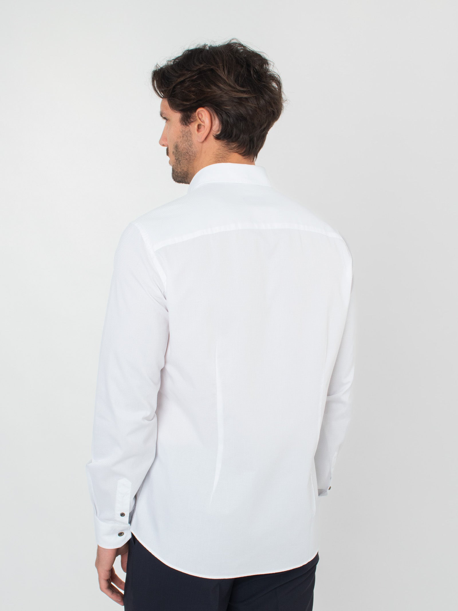 Camisa slim fit contrastes