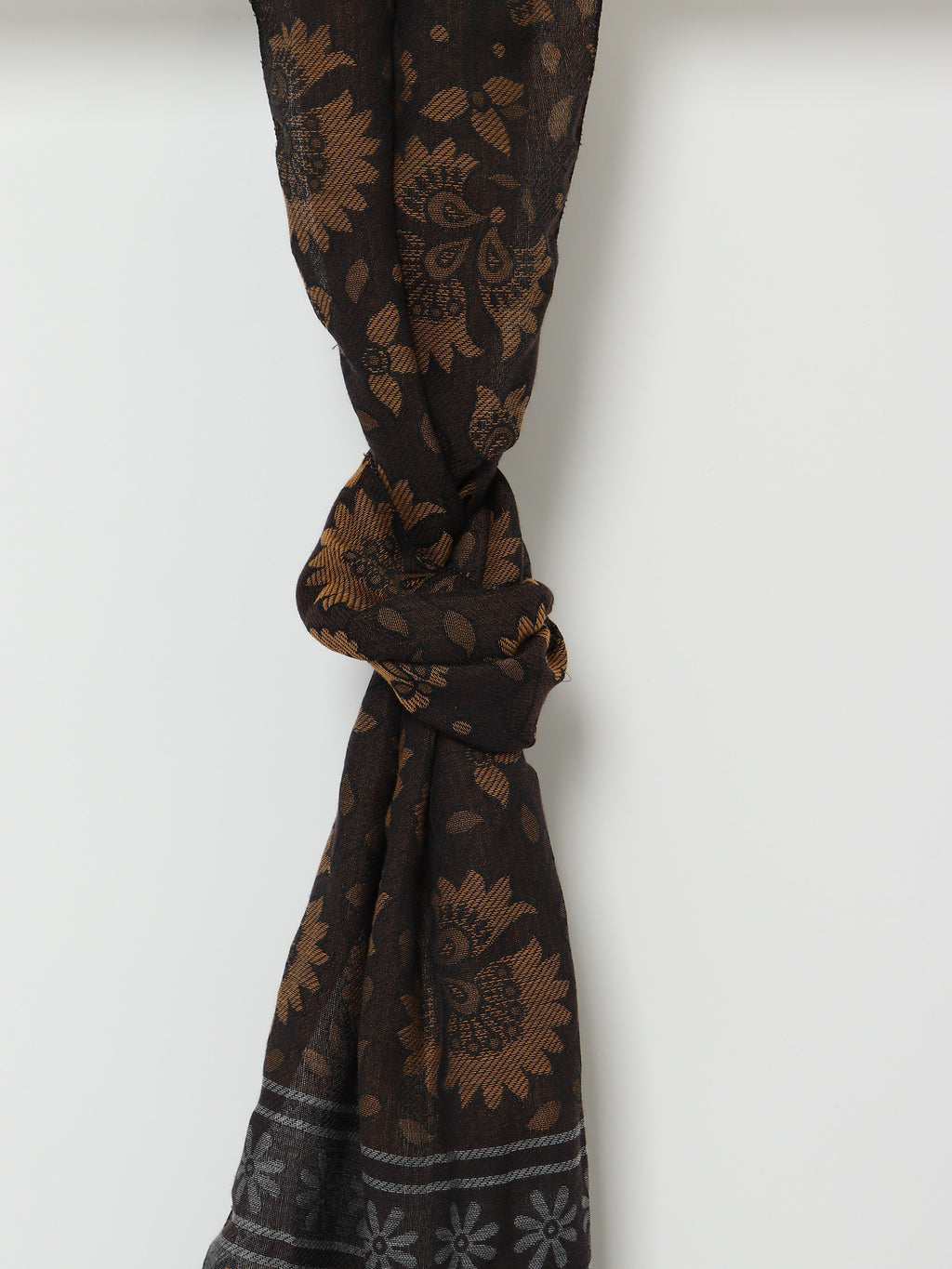 Floral jacquard scarf