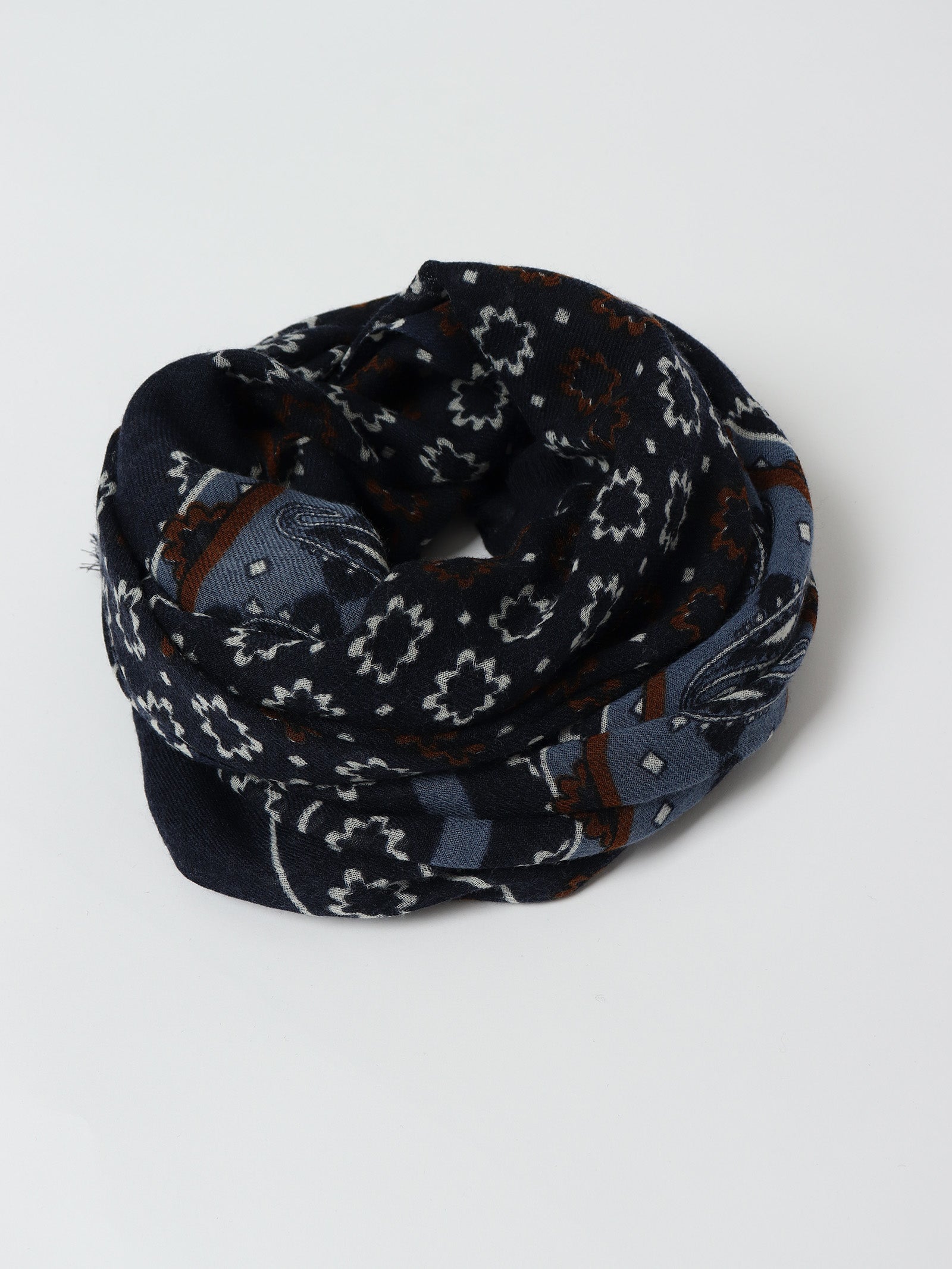 Fular lana motivos paisley
