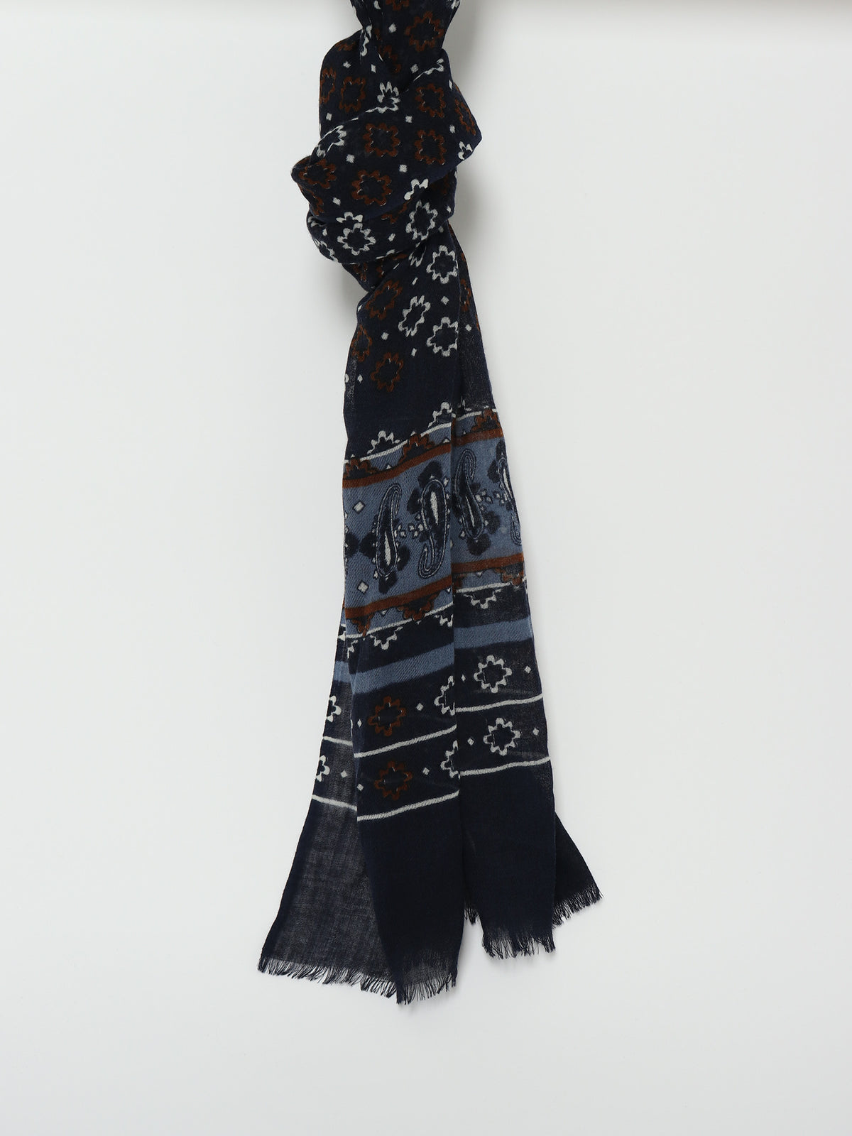 Fular lana motivos paisley