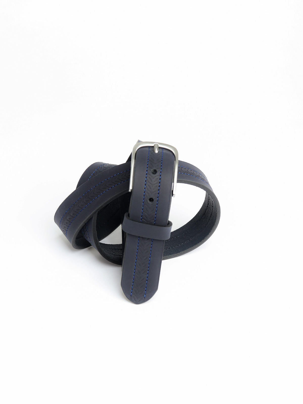 Belt with central embossing