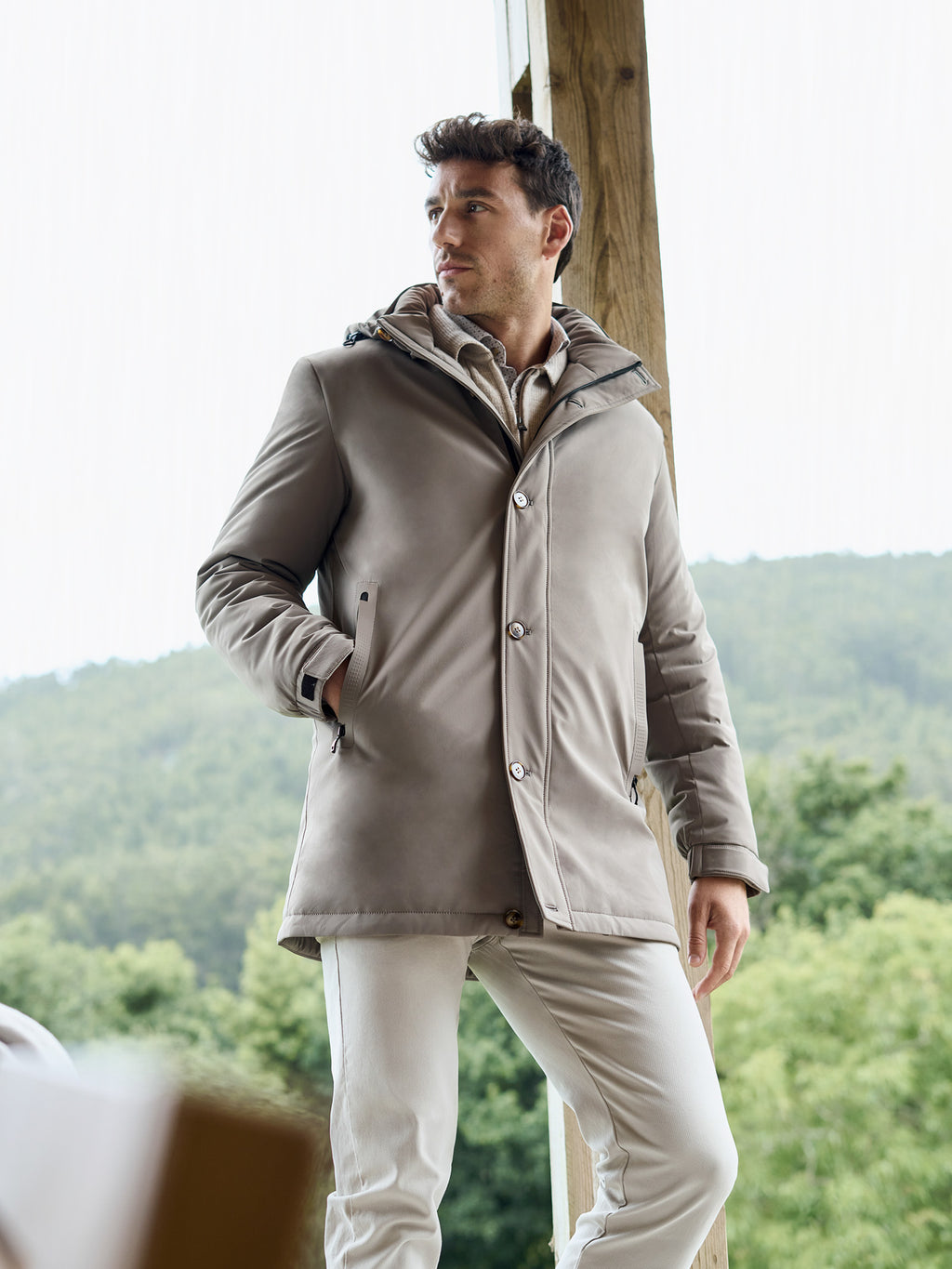 Trench capucha regular fit