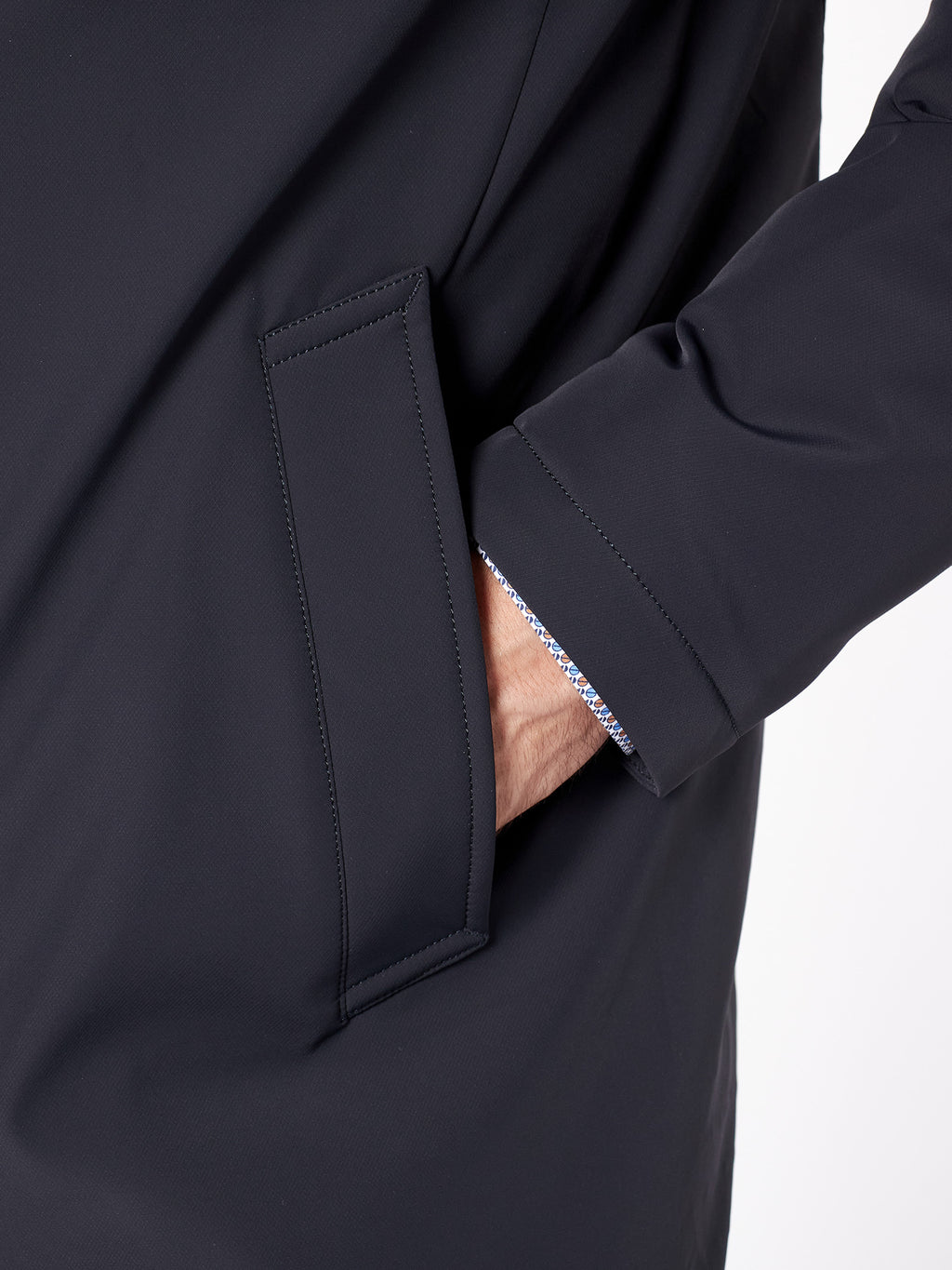 Gabardina regular fit con capucha