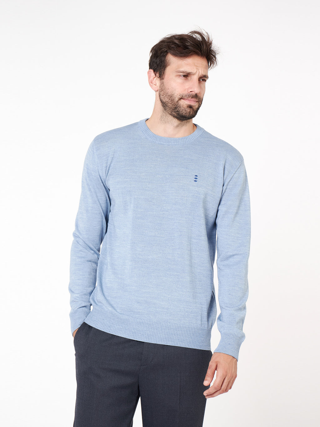 Round neck wool sweater