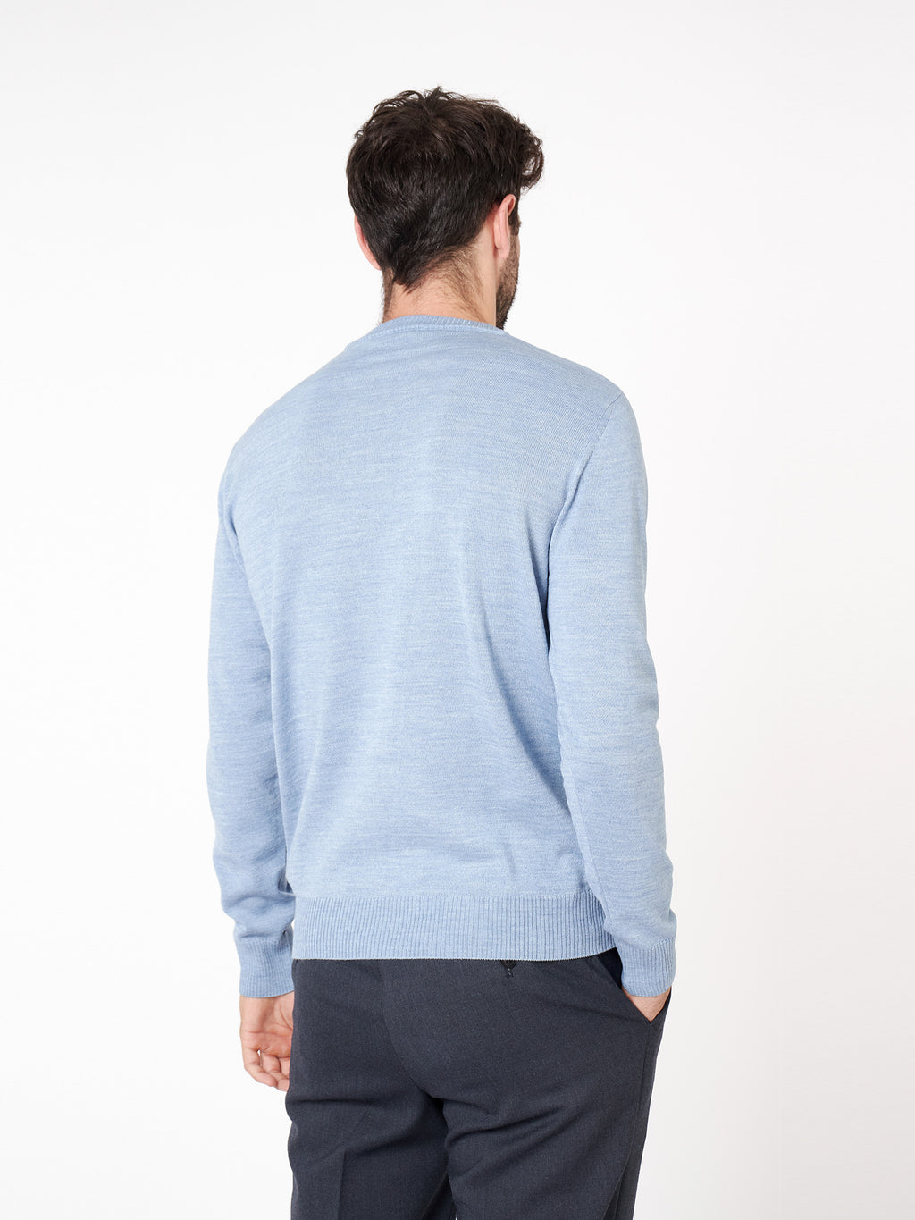 Round neck wool sweater