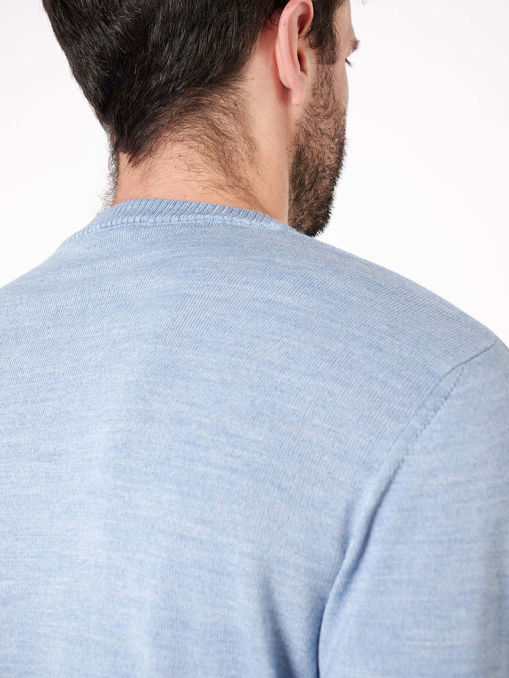 Round neck wool sweater