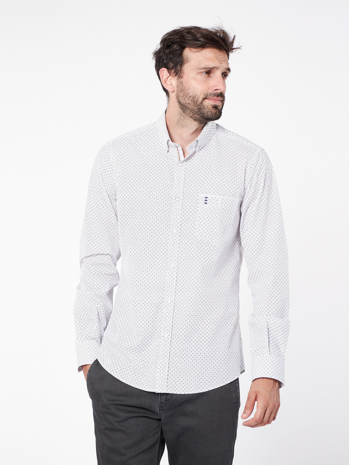Camisa estampada detalles regular fit