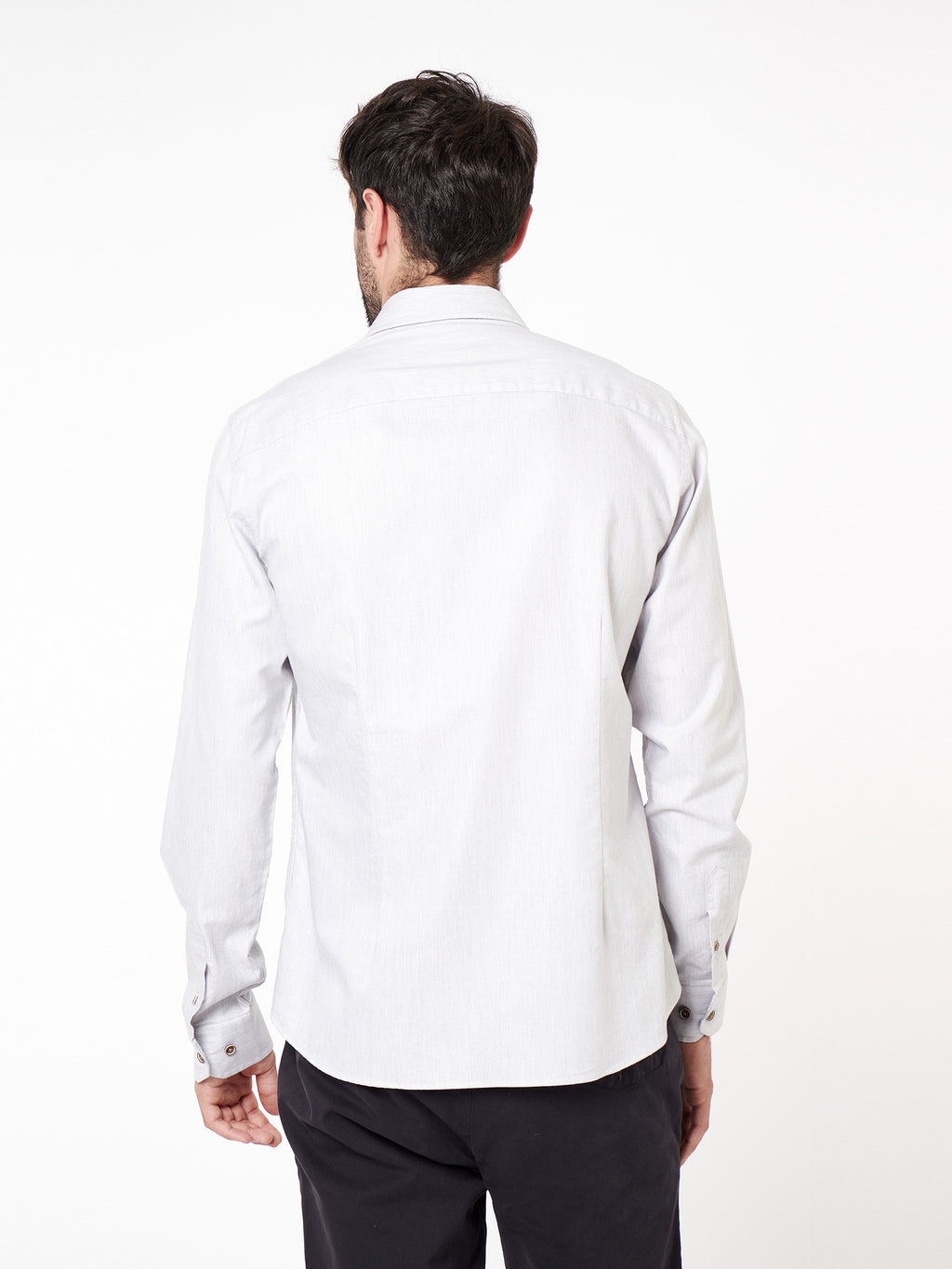 Camisa falso liso slim fit detalles