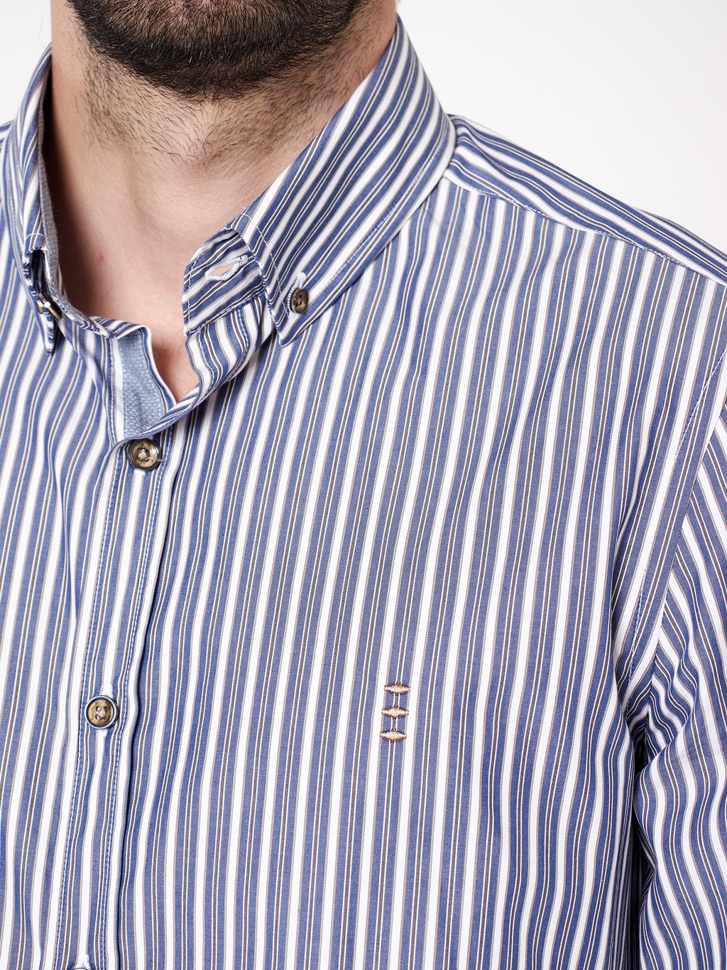 Camisa de rayas con detalles slim fit