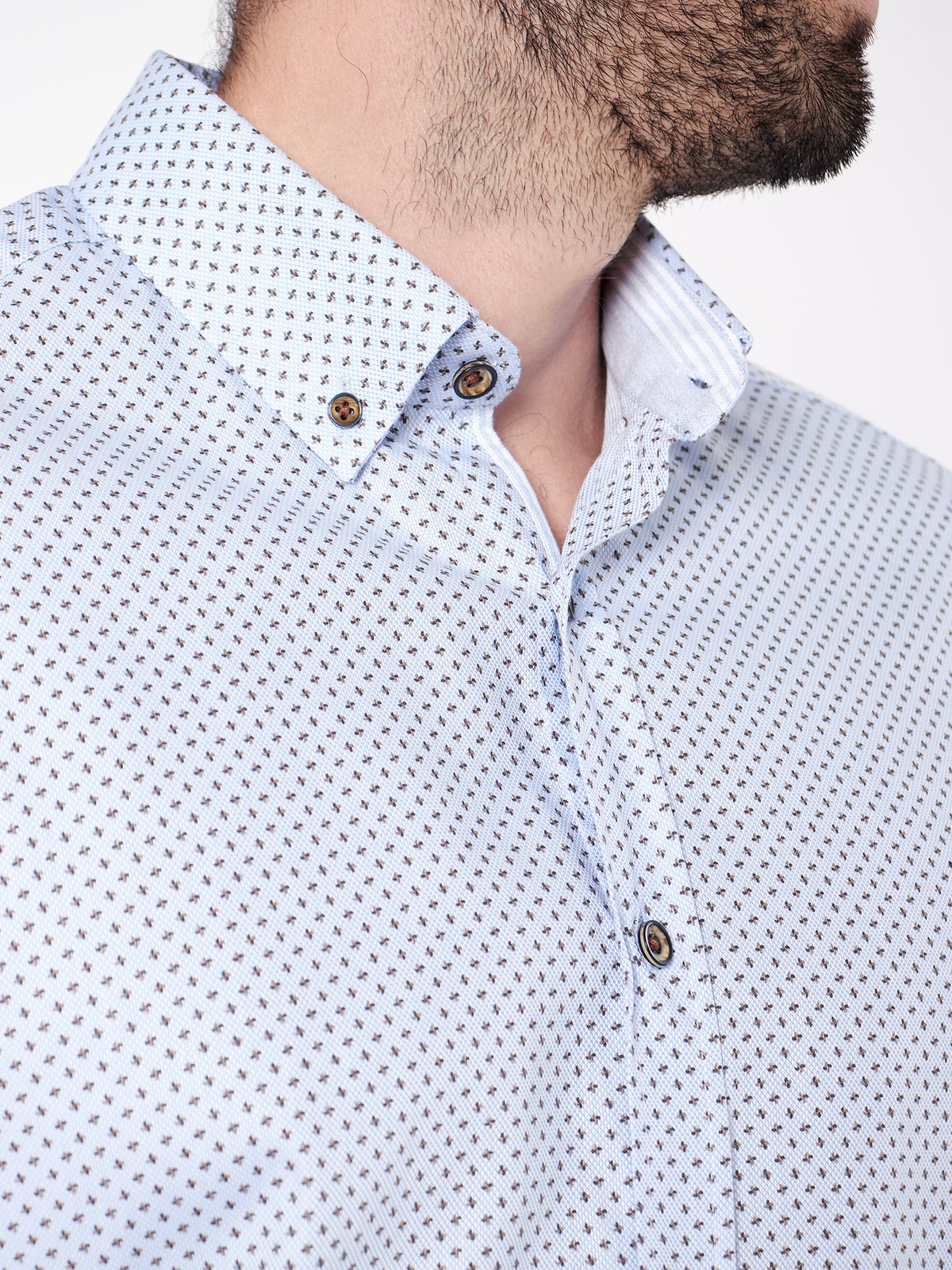 Camisa bicolor estampada con detalles slim fit