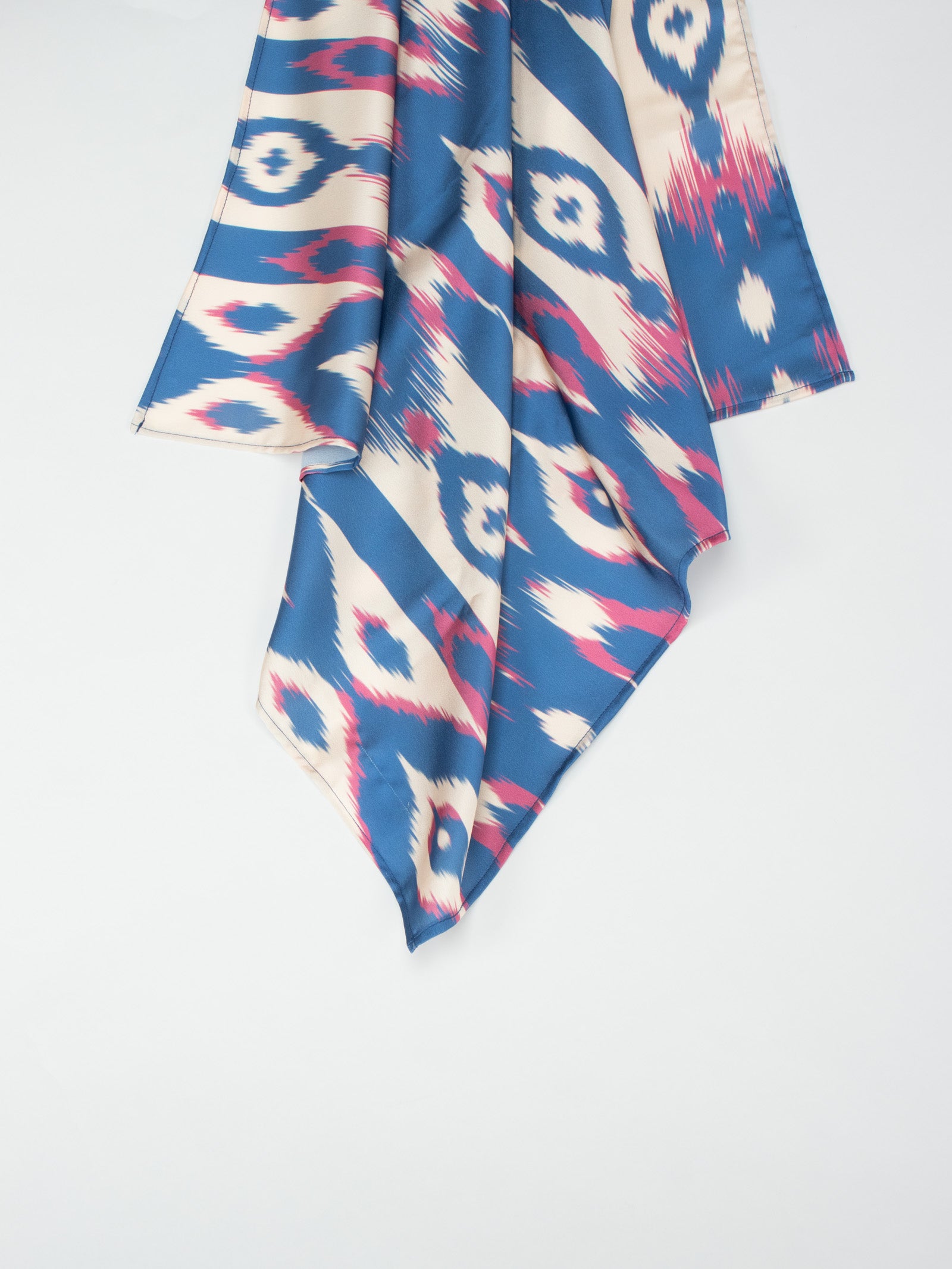 Pañuelo con estampado ikat