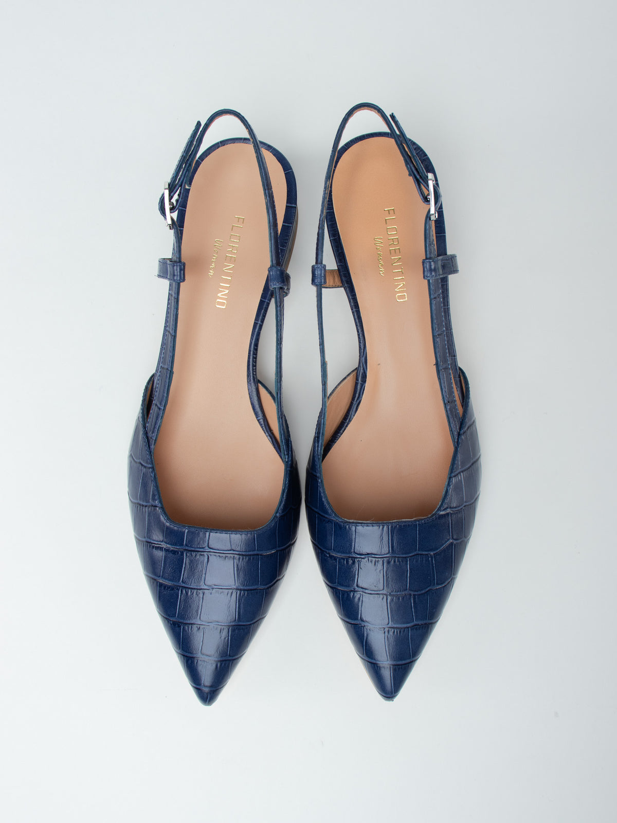 Wide-heeled shoes