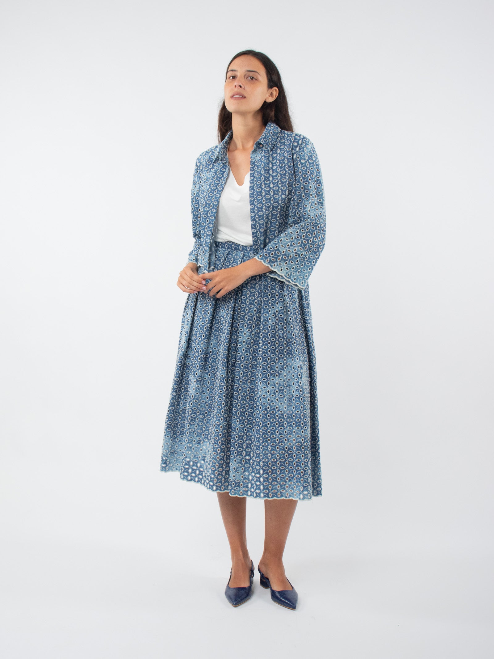 Sobrecamisa con bordado perforado