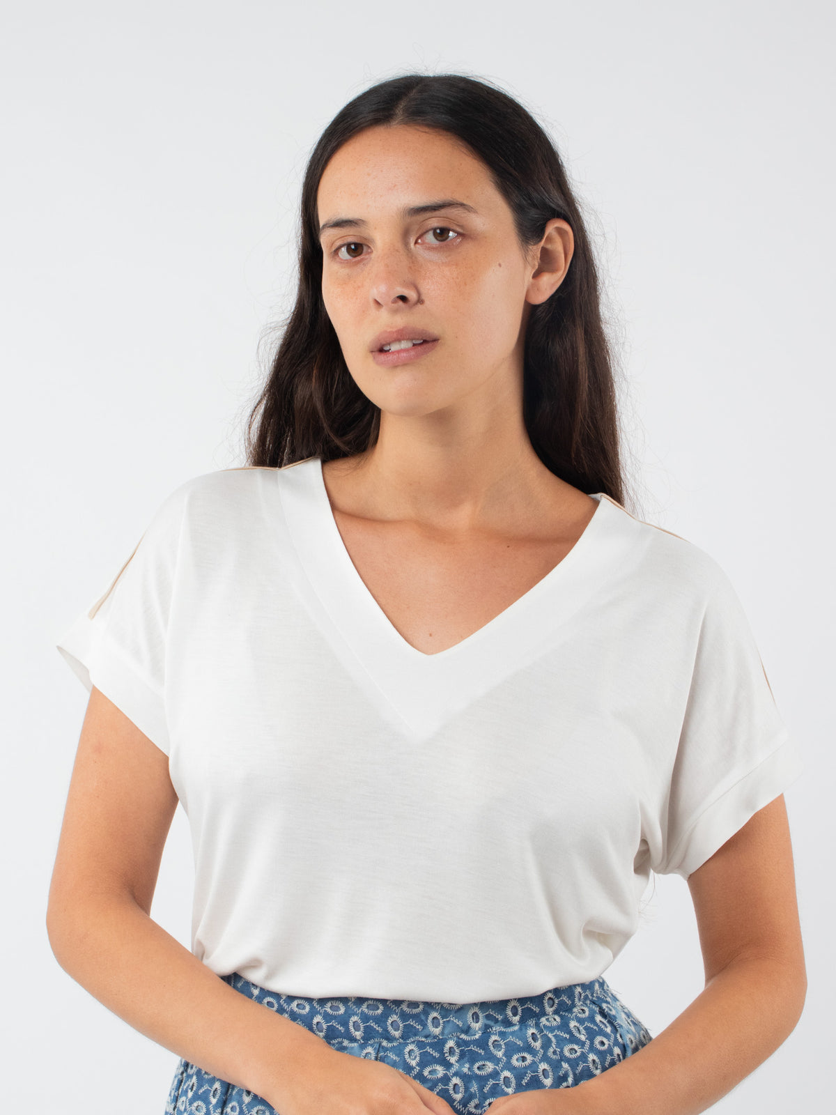 V-neck T-shirt