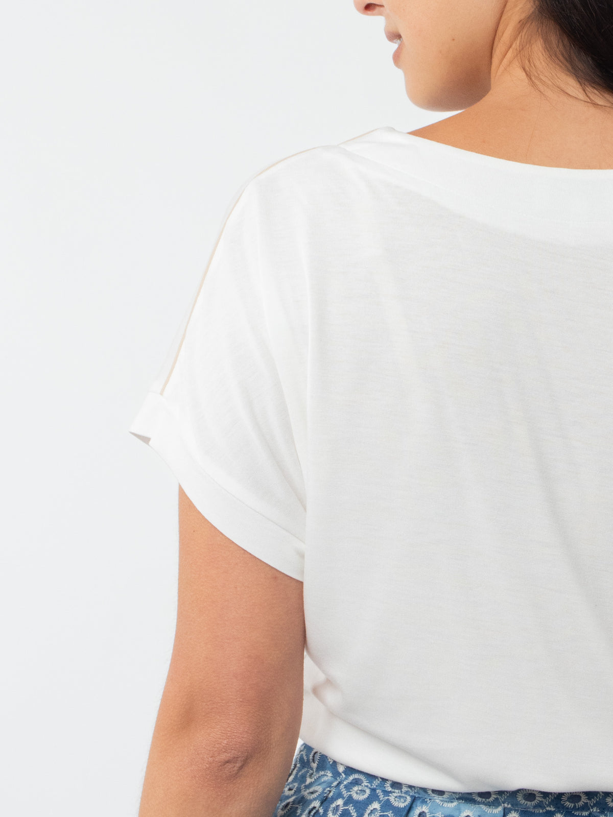 V-neck T-shirt