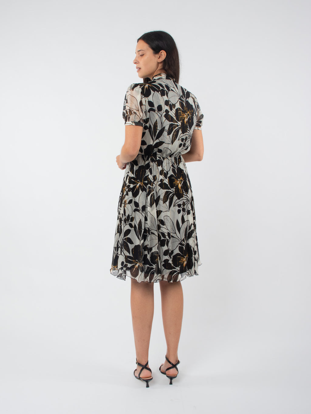 Vestido floral detalle lazada