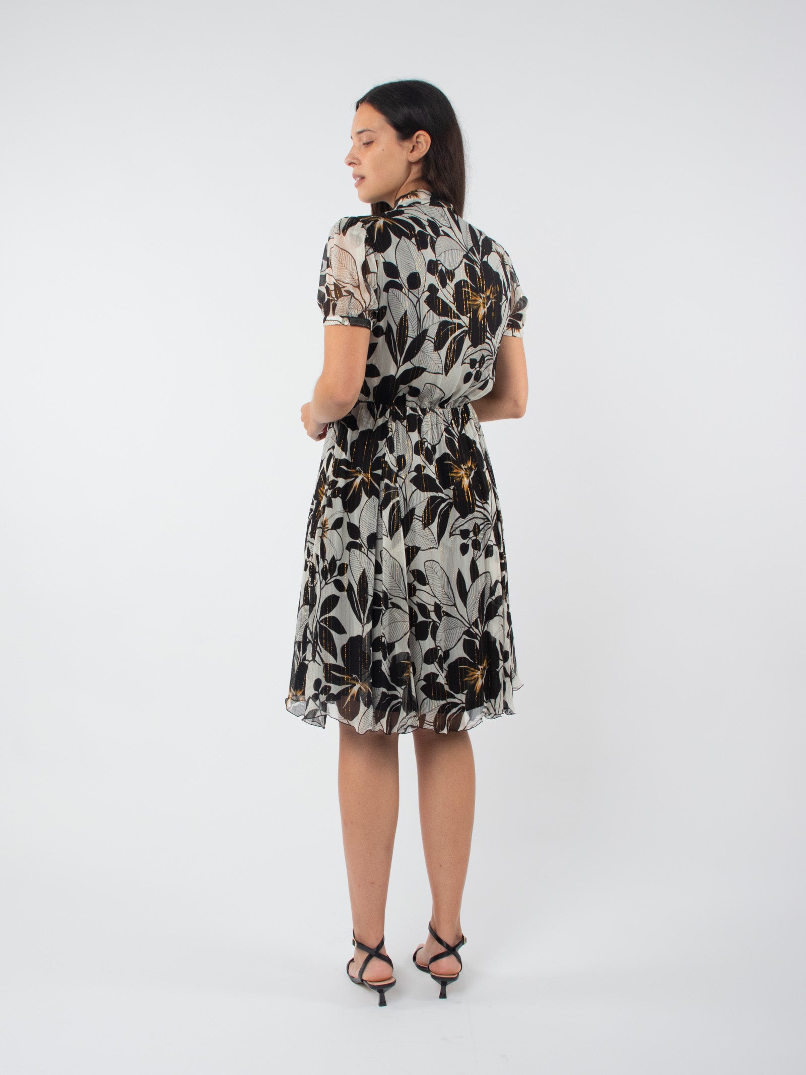 Vestido floral detalle lazada