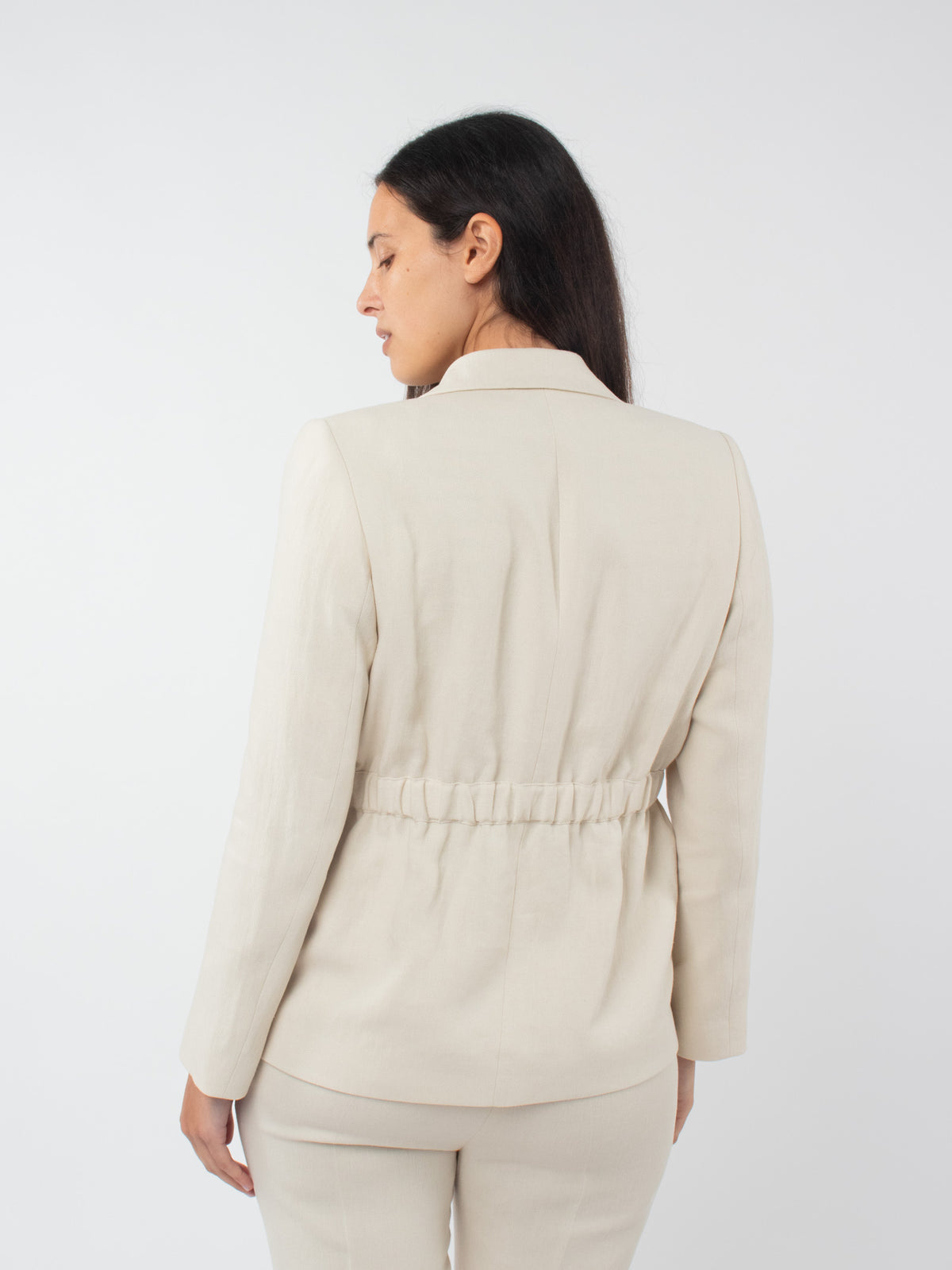 Blazer lino con detalle en cintura